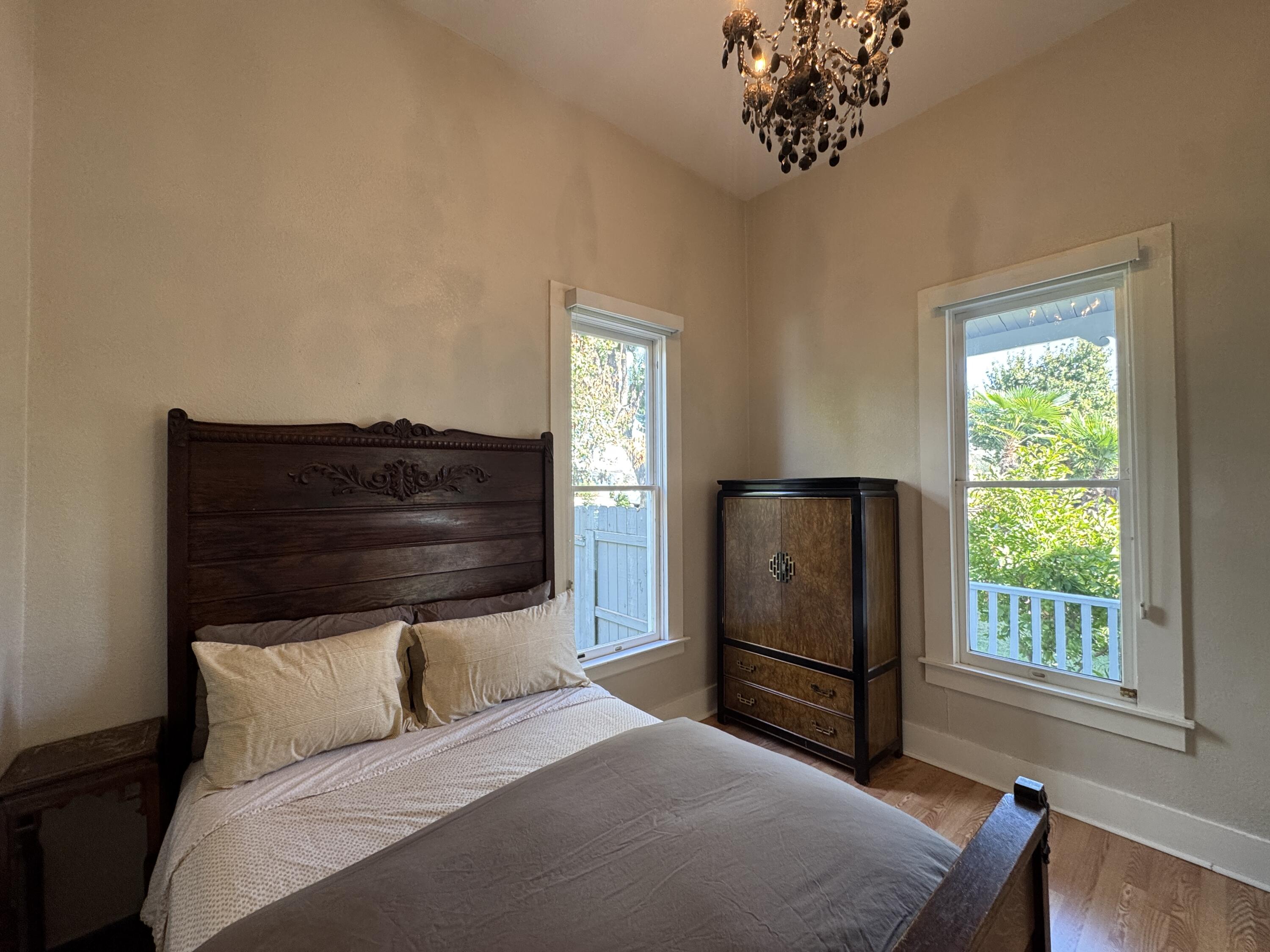 523 N Locust St, Visalia, CA 93291