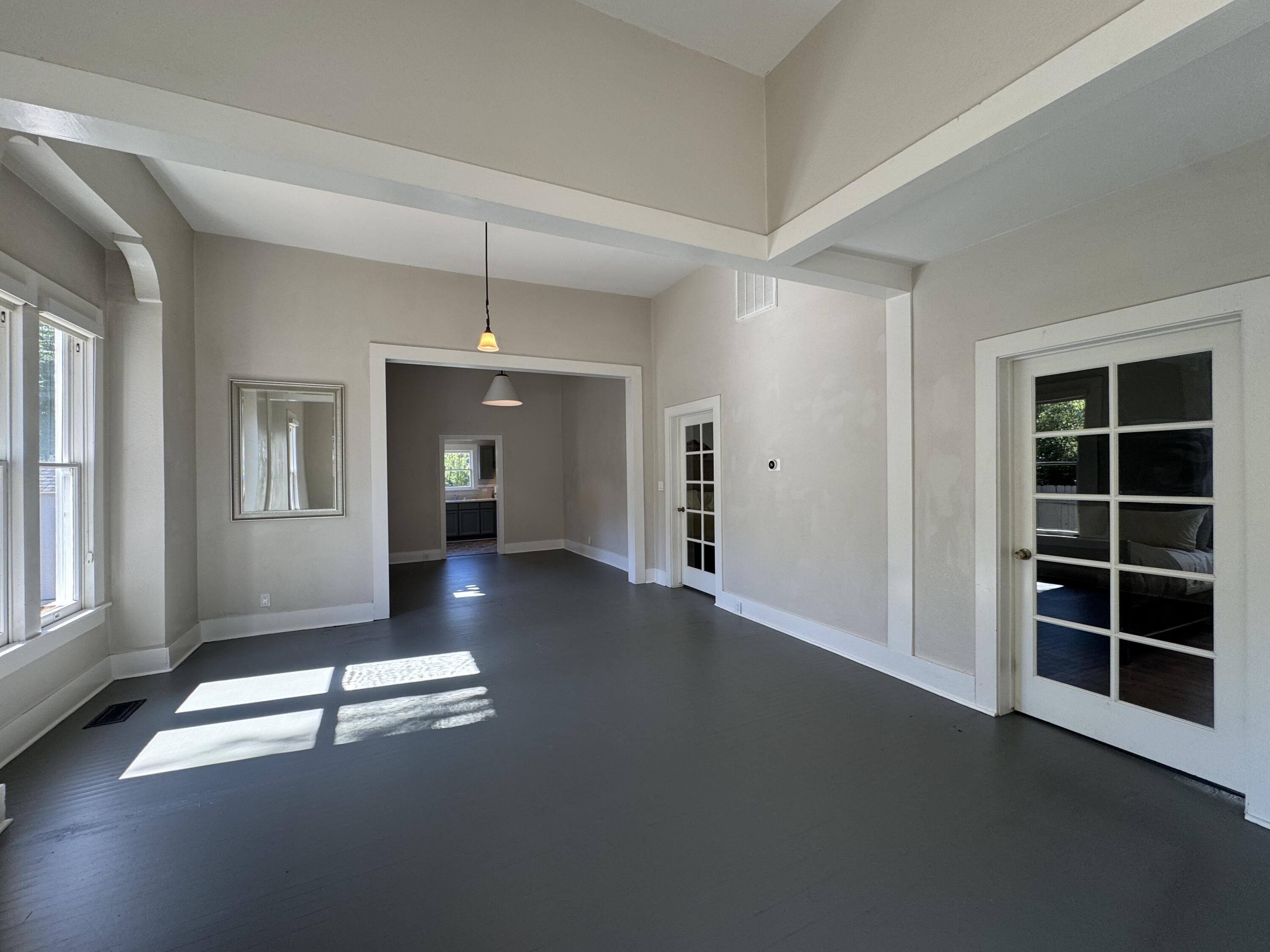 523 N Locust St, Visalia, CA 93291