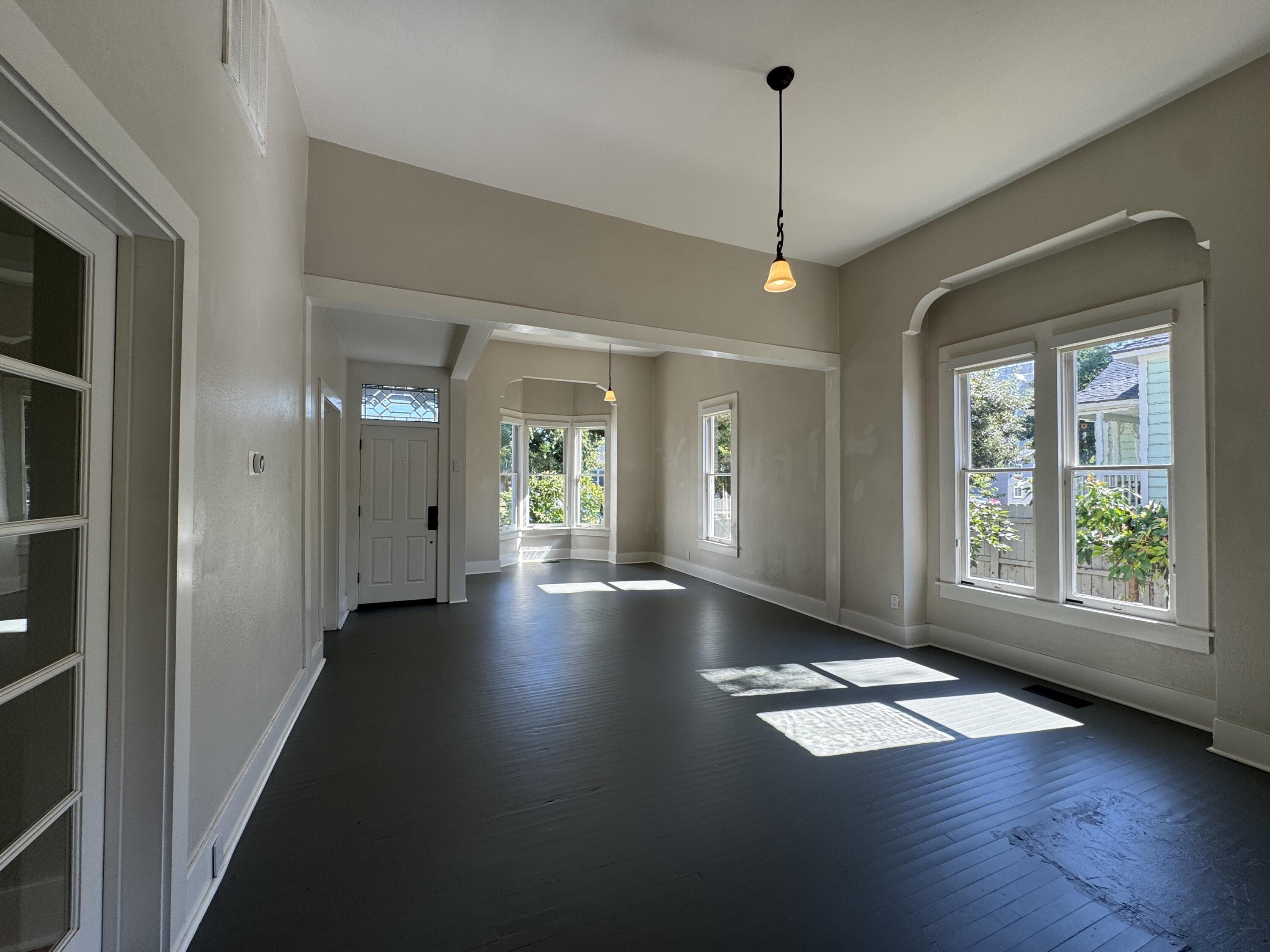 523 N Locust St, Visalia, CA 93291