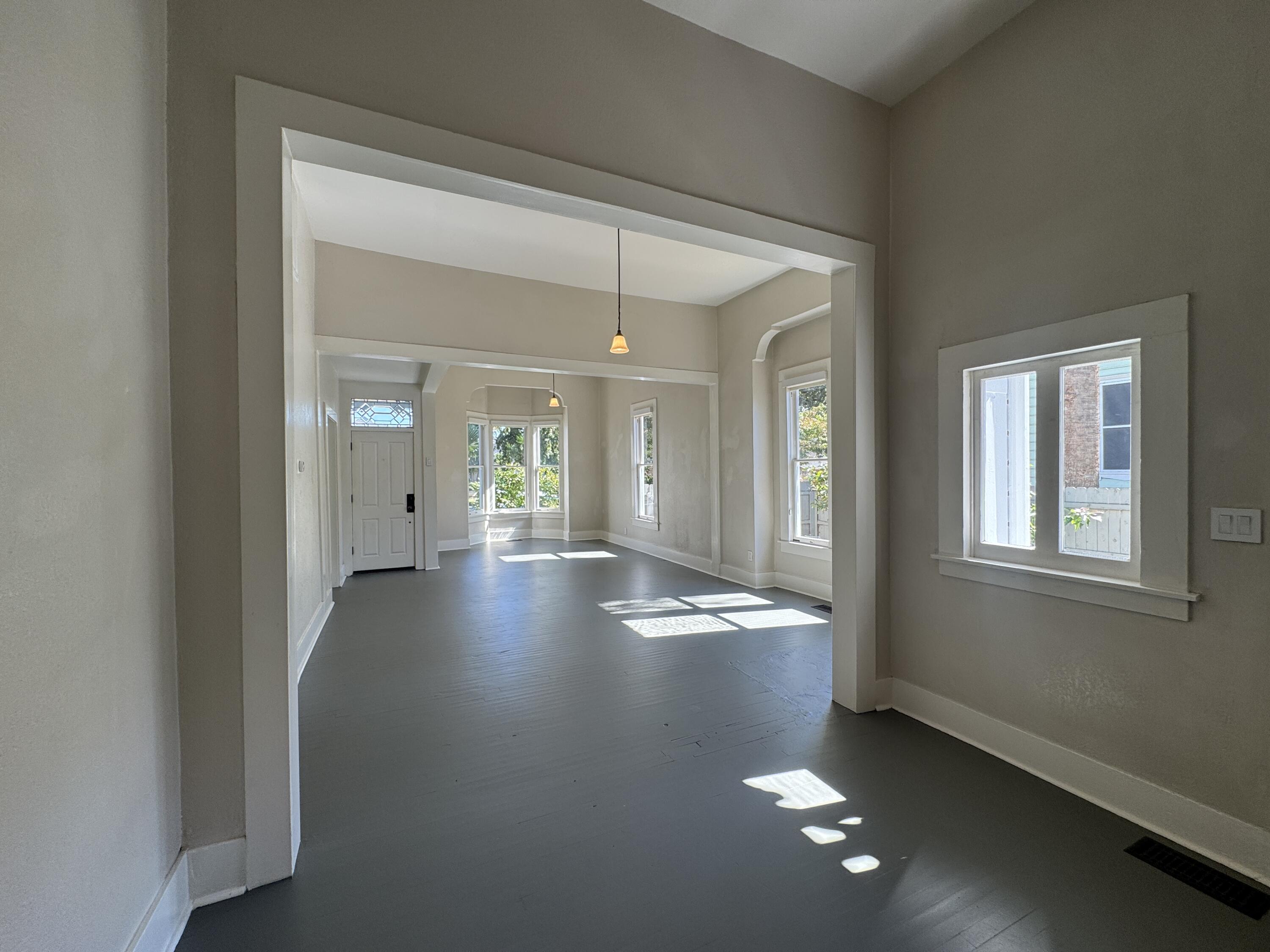 523 N Locust St, Visalia, CA 93291