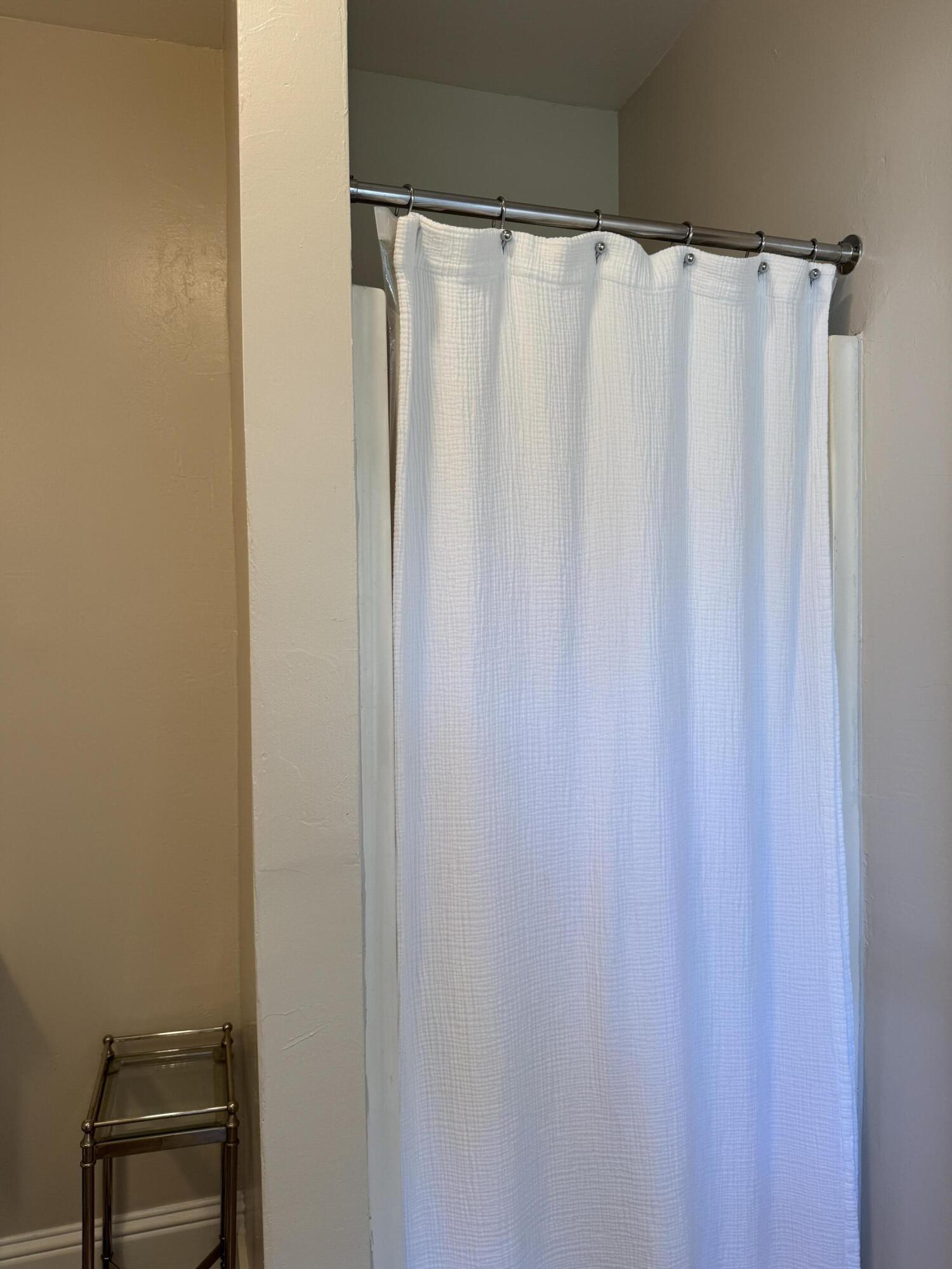 523 N Locust St, Visalia, CA 93291