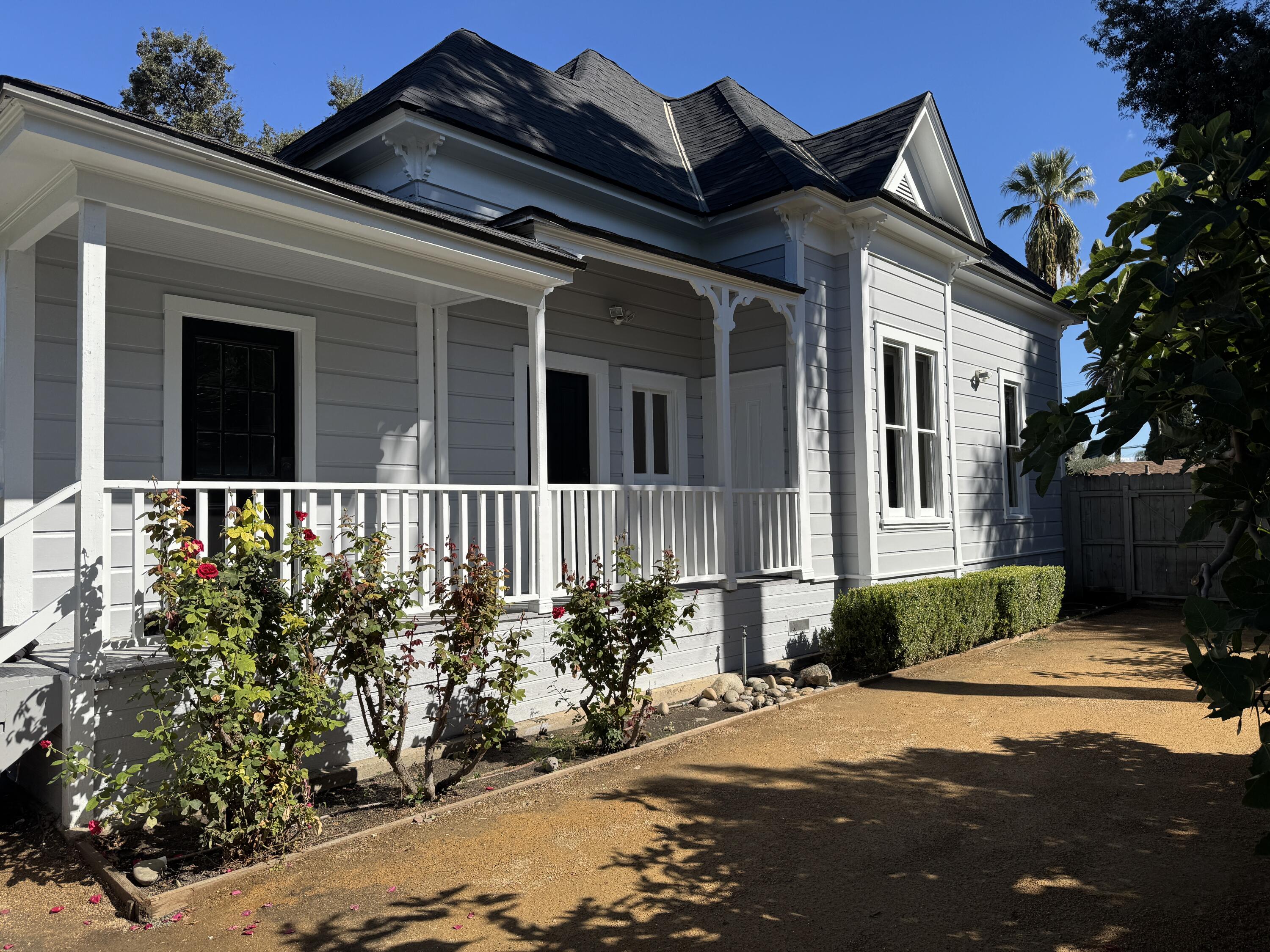 523 N Locust St, Visalia, CA 93291