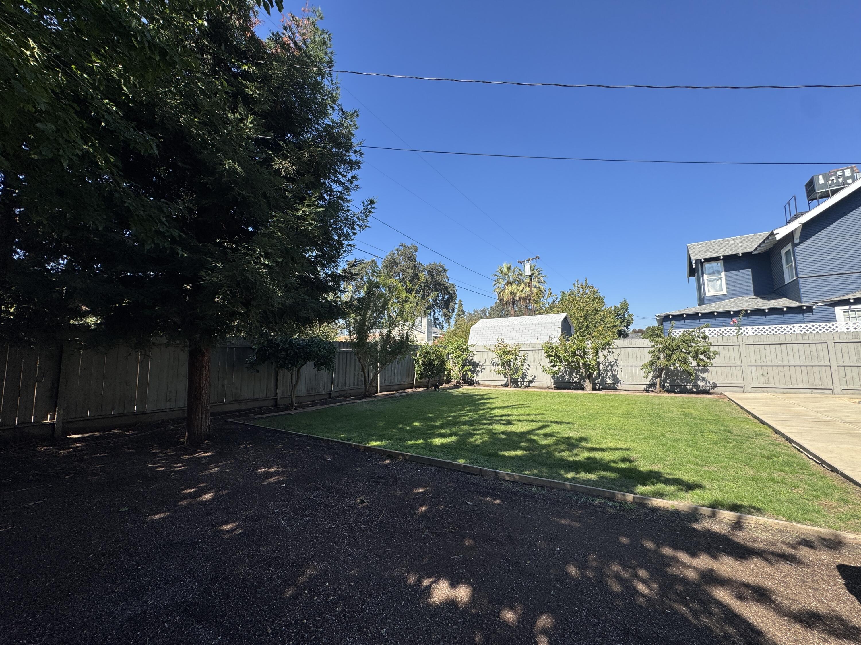 523 N Locust St, Visalia, CA 93291