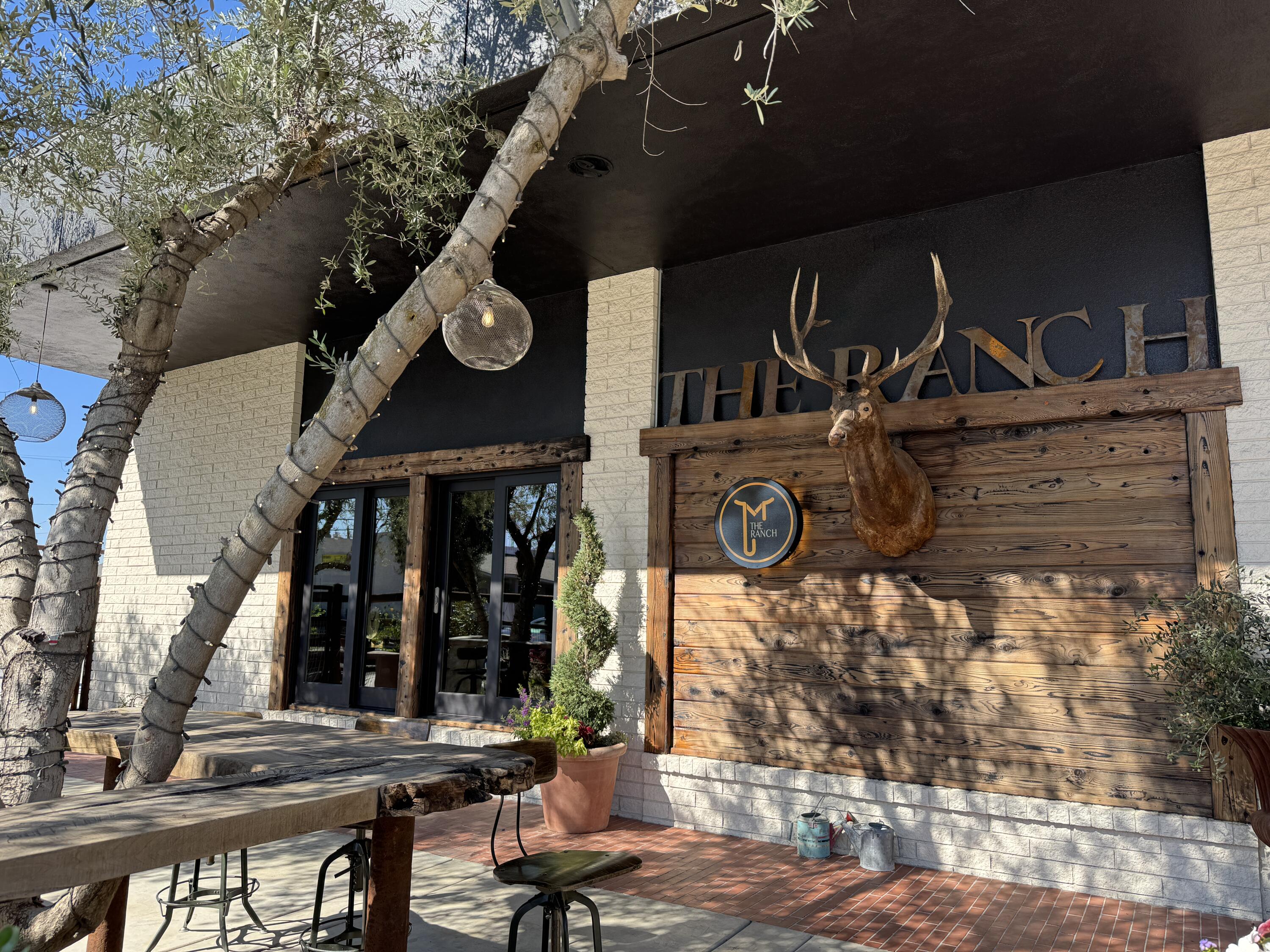 523 N Locust St, Visalia, CA 93291