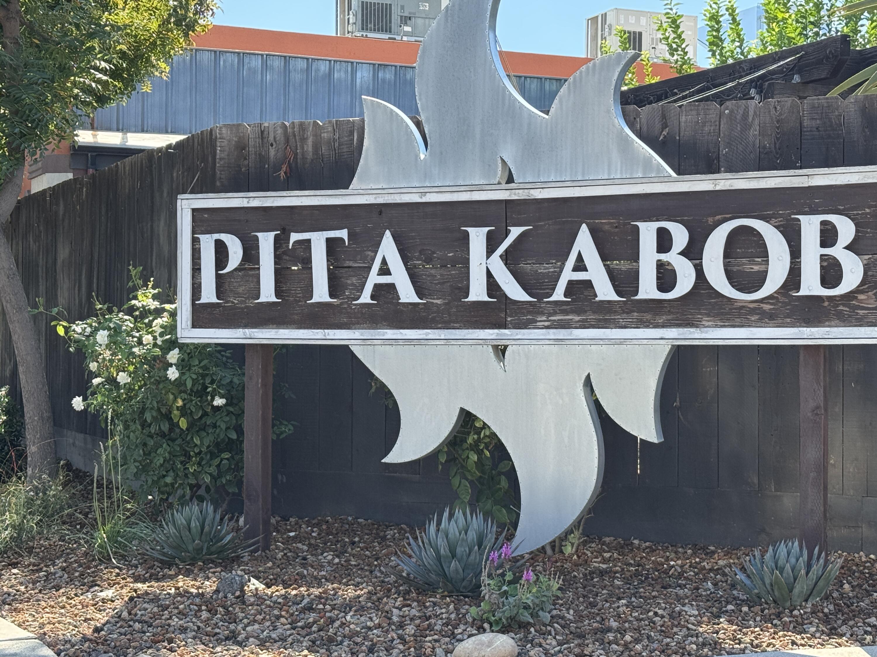 523 N Locust St, Visalia, CA 93291