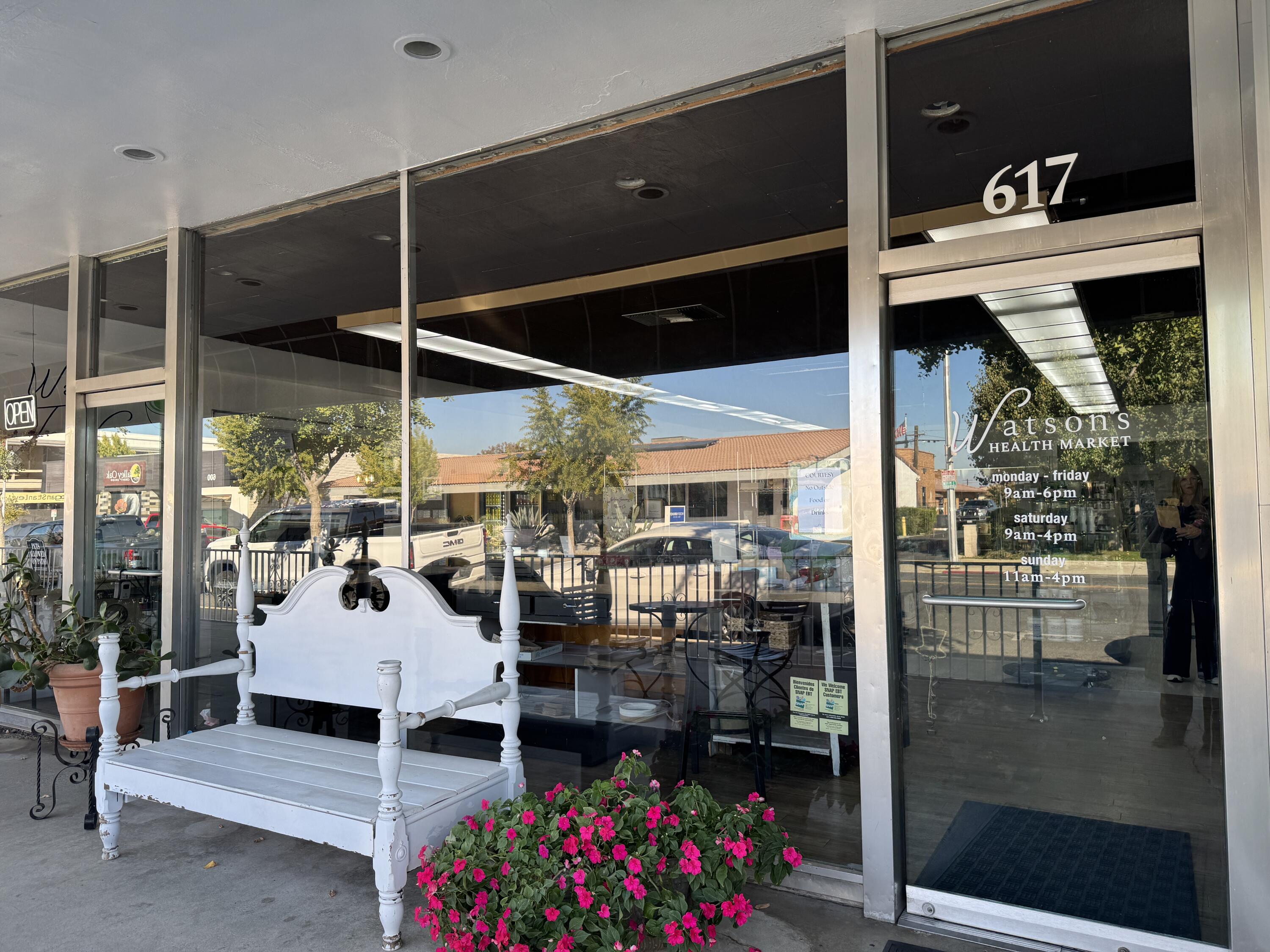 523 N Locust St, Visalia, CA 93291