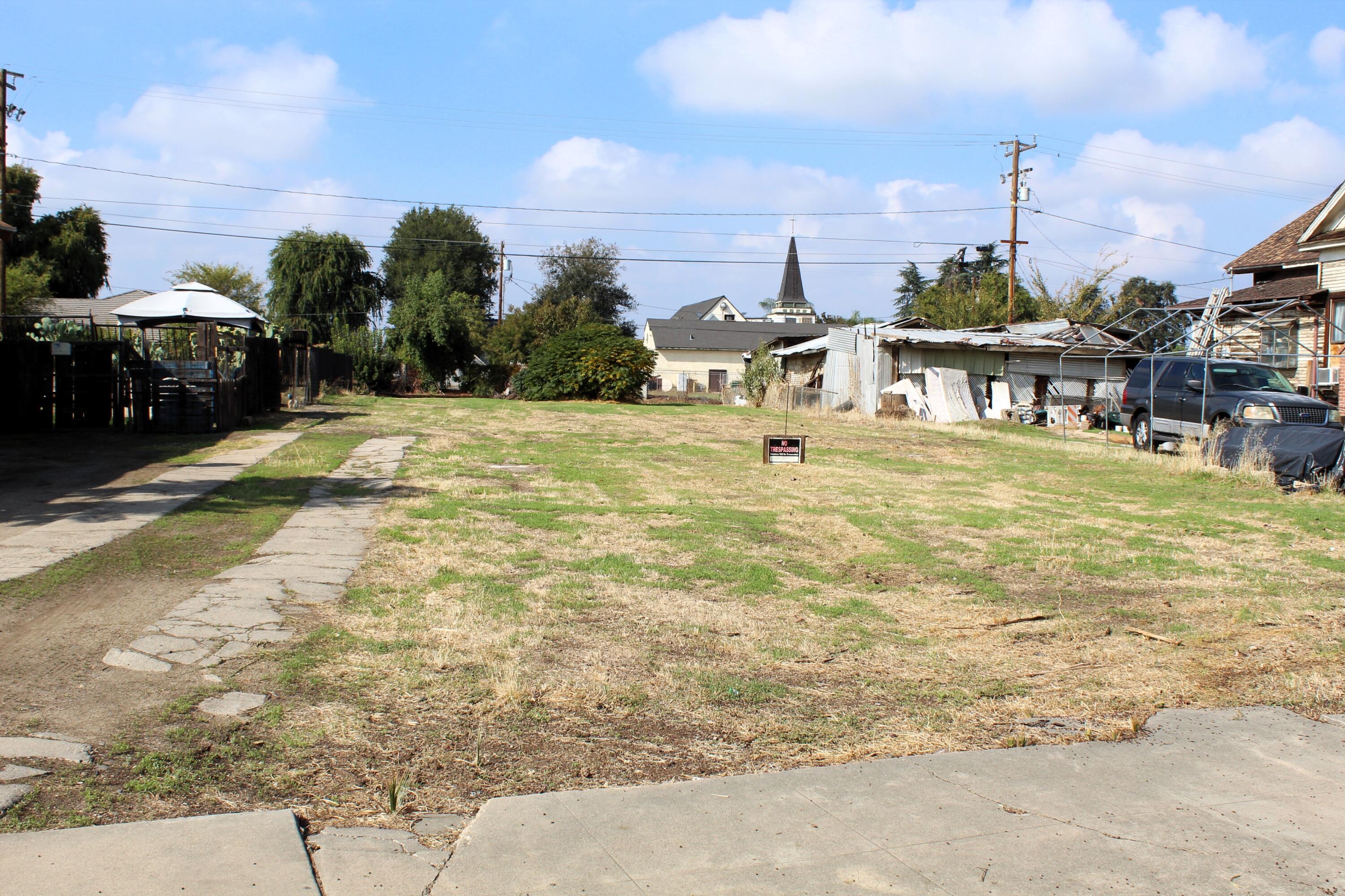 431 N Sunnyside St, Porterville, CA 93257