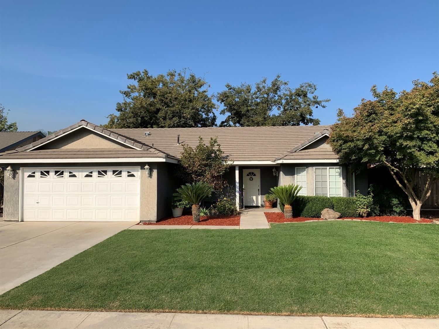 1757 Ave B, Kingsburg, CA 93631