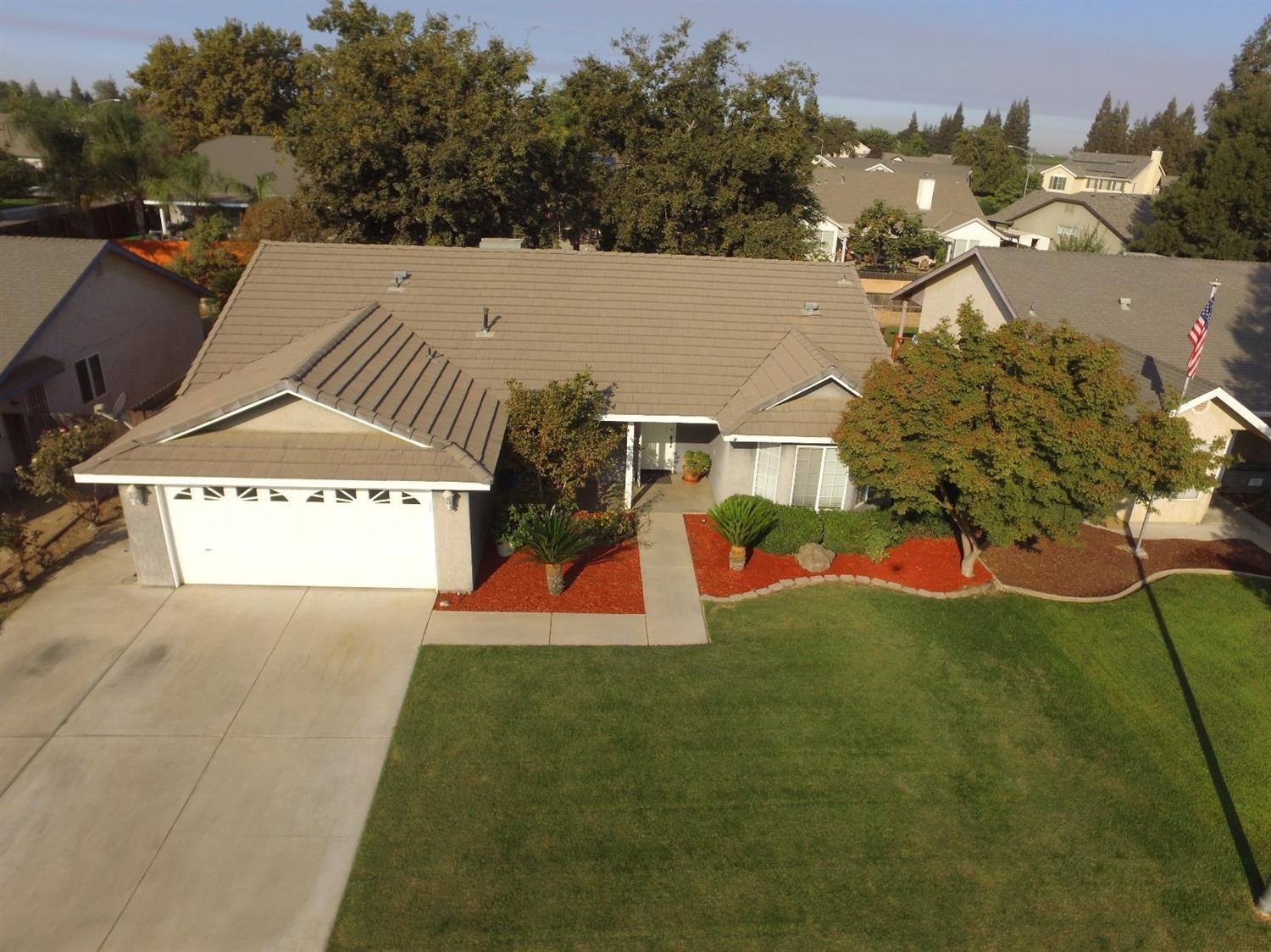 1757 Ave B, Kingsburg, CA 93631