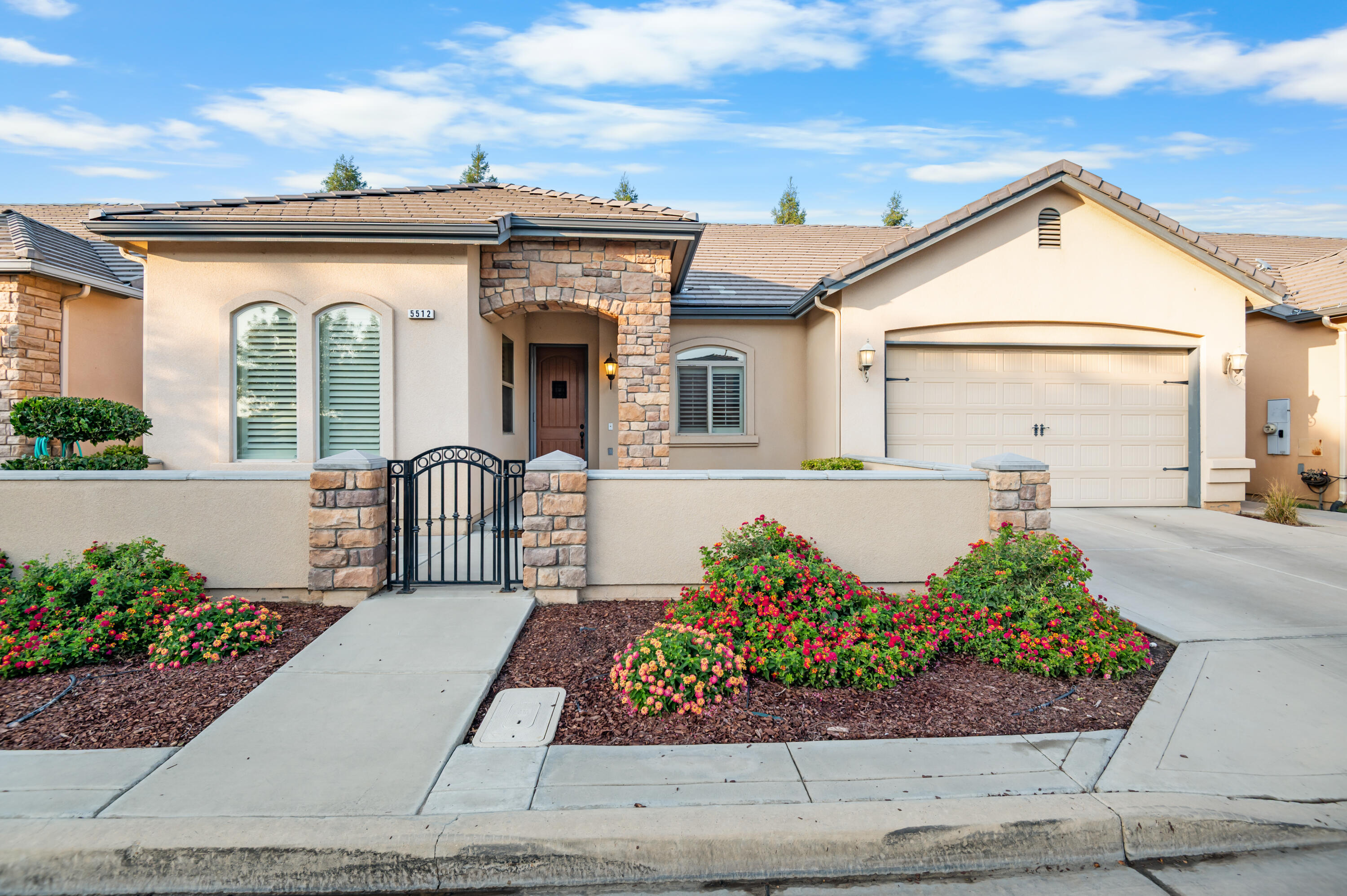 5512 W Orchard Ave, Visalia, CA 93277