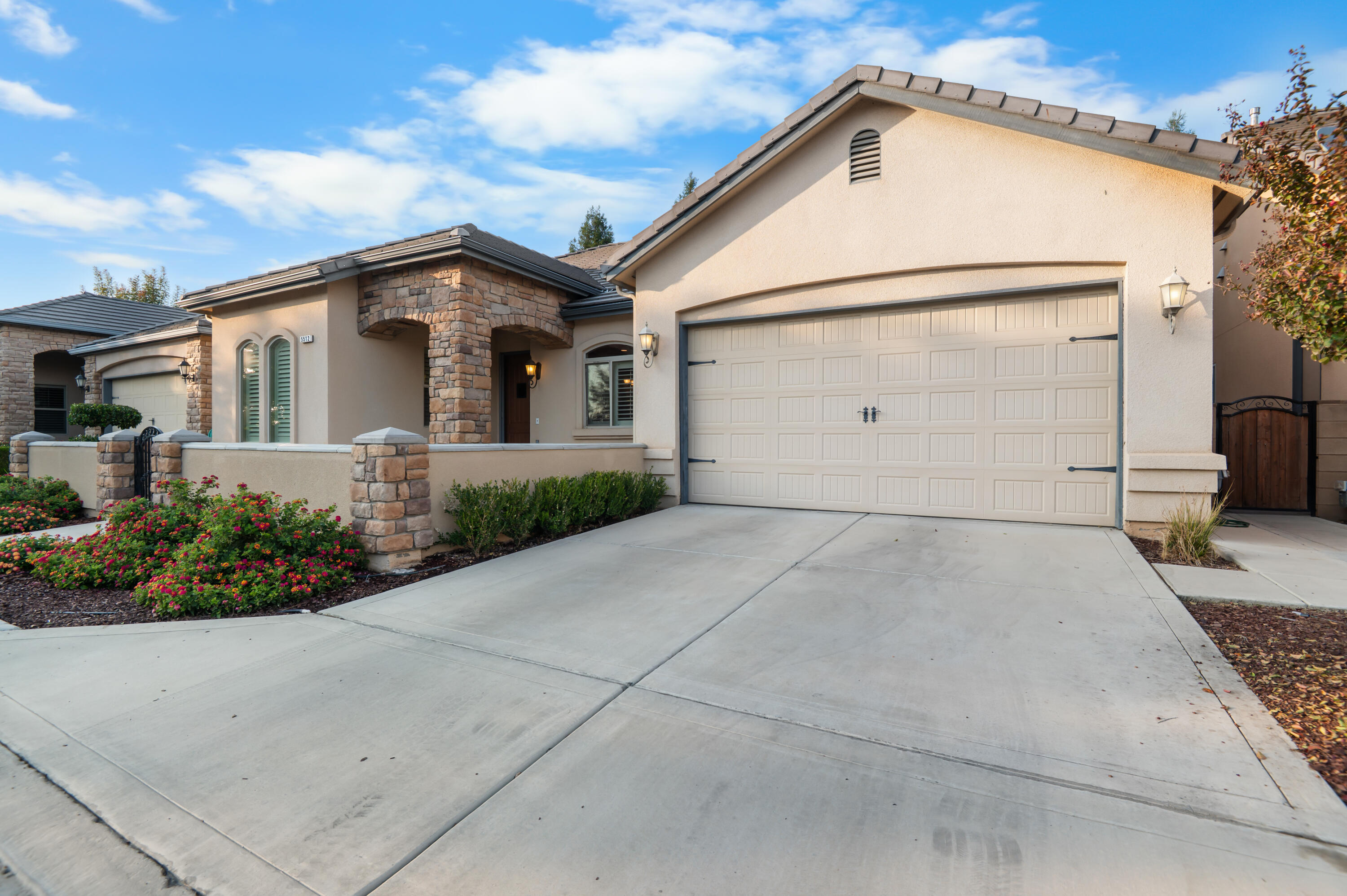 5512 W Orchard Ave, Visalia, CA 93277