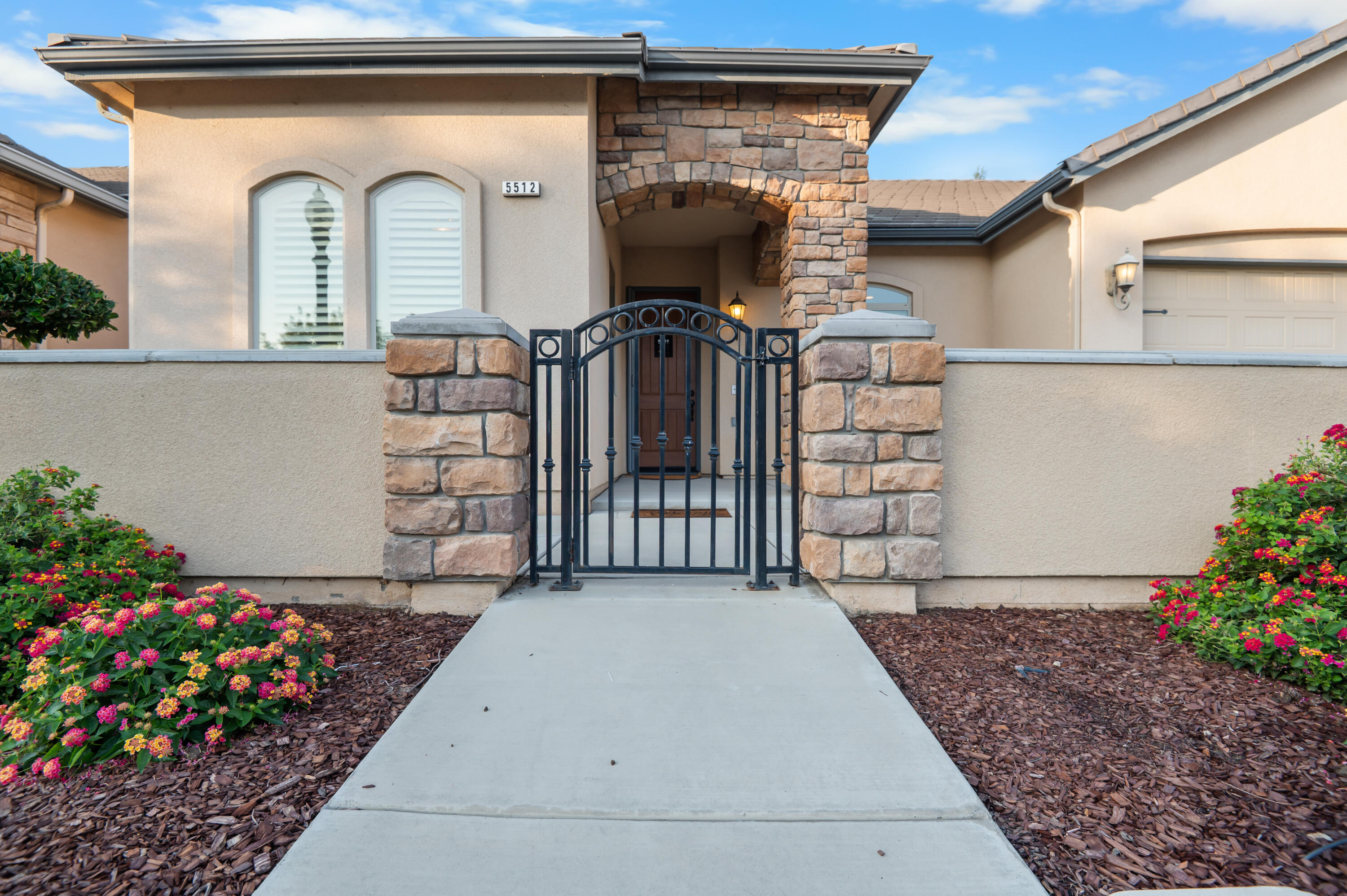 5512 W Orchard Ave, Visalia, CA 93277