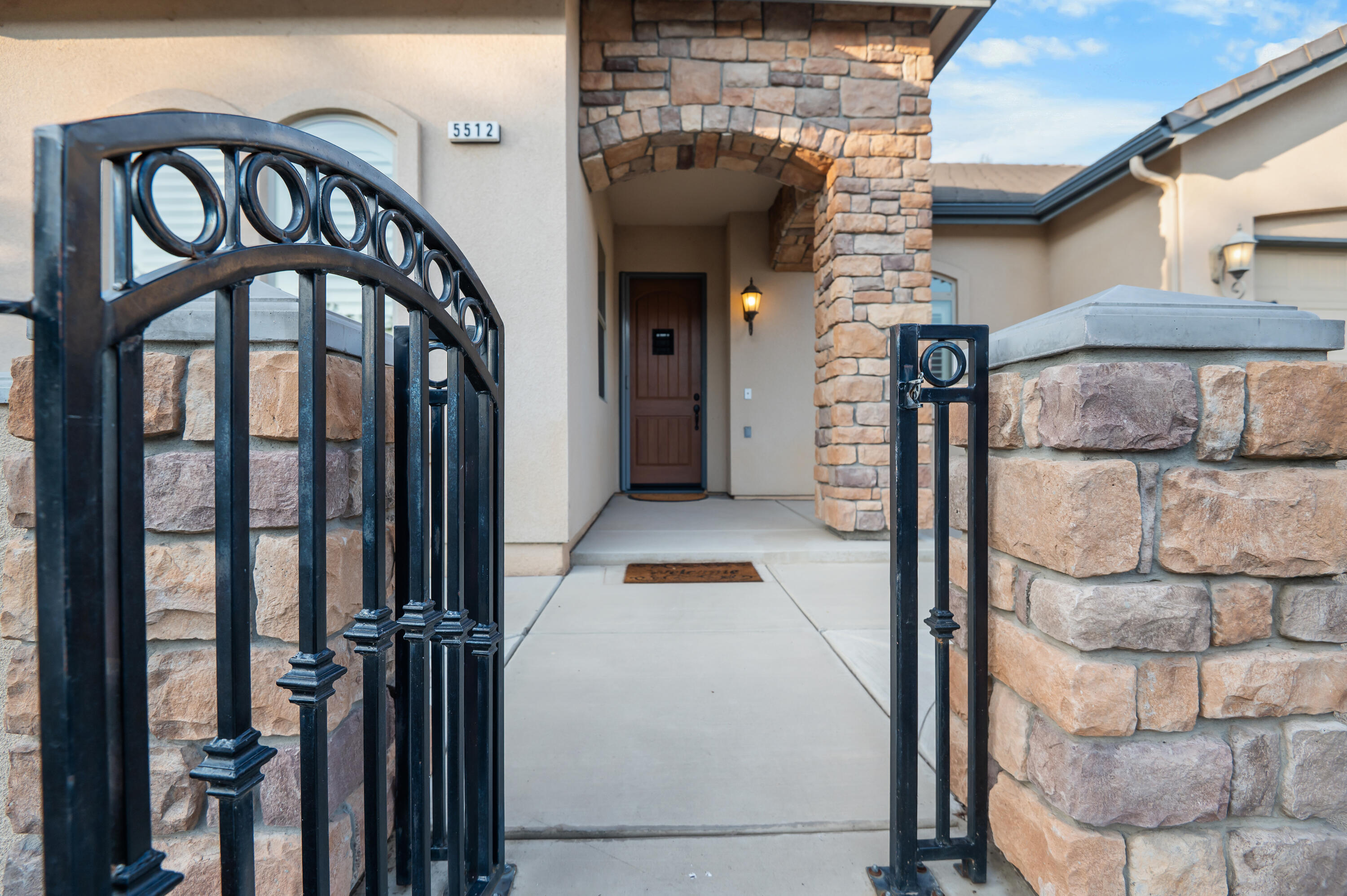 5512 W Orchard Ave, Visalia, CA 93277