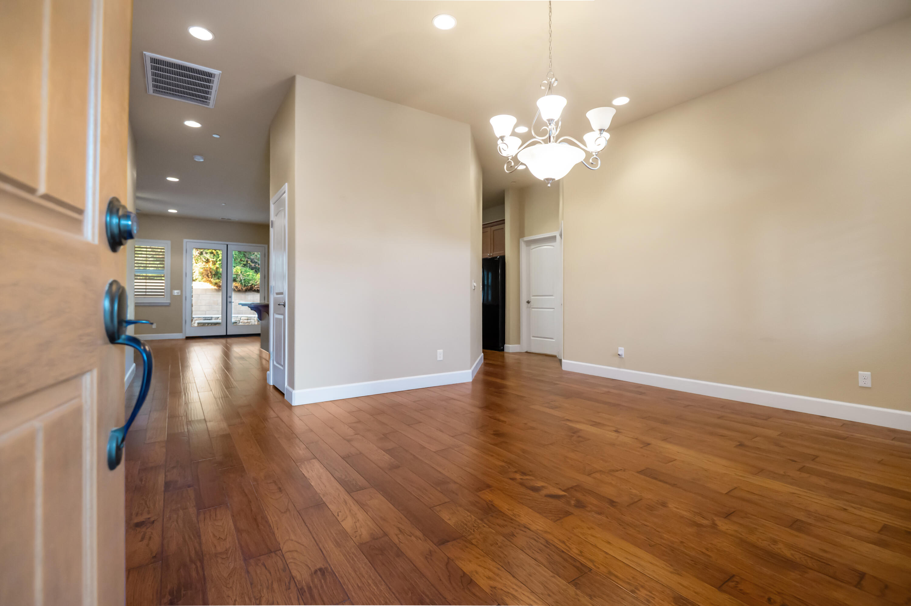 5512 W Orchard Ave, Visalia, CA 93277