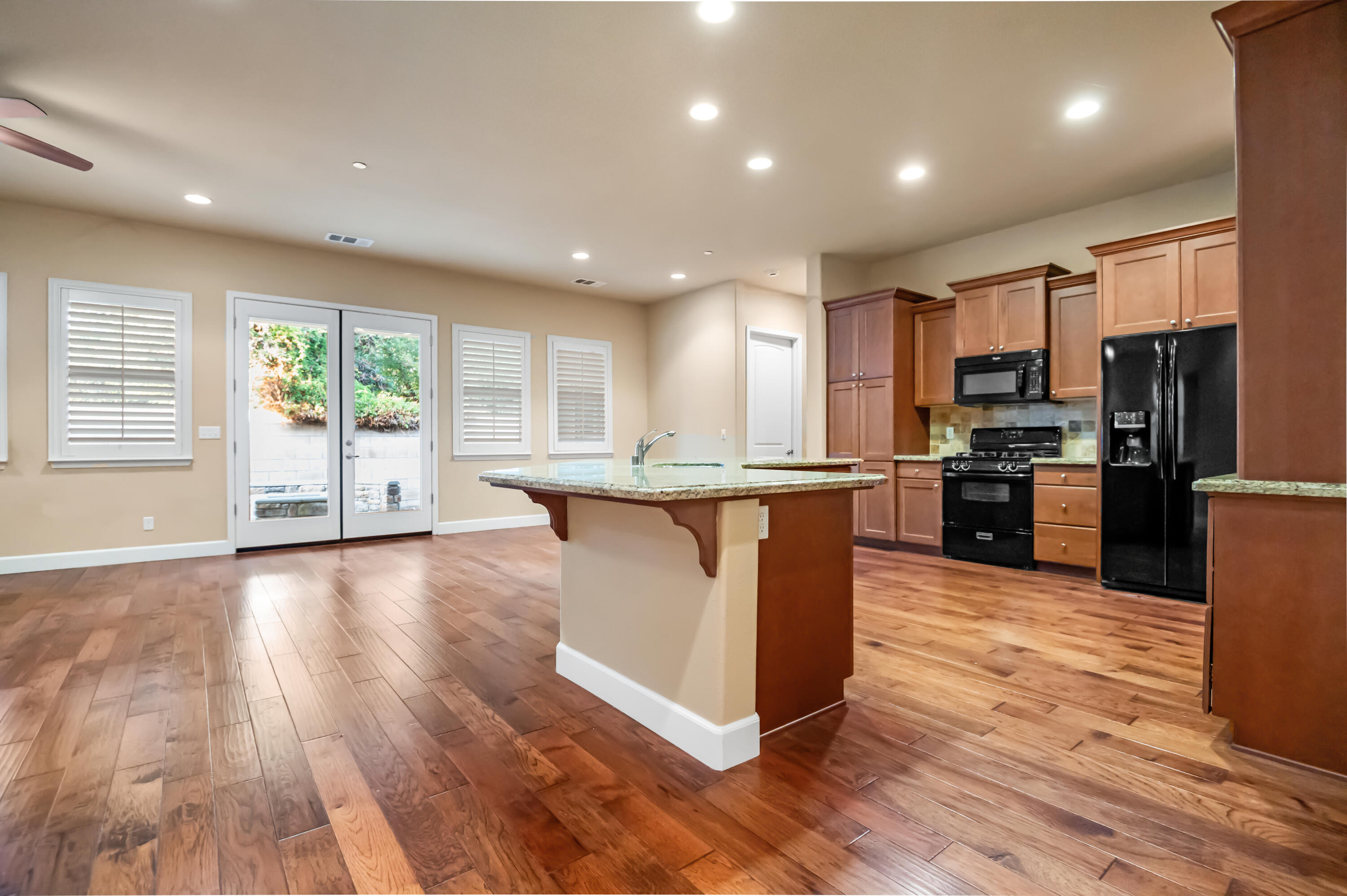 5512 W Orchard Ave, Visalia, CA 93277