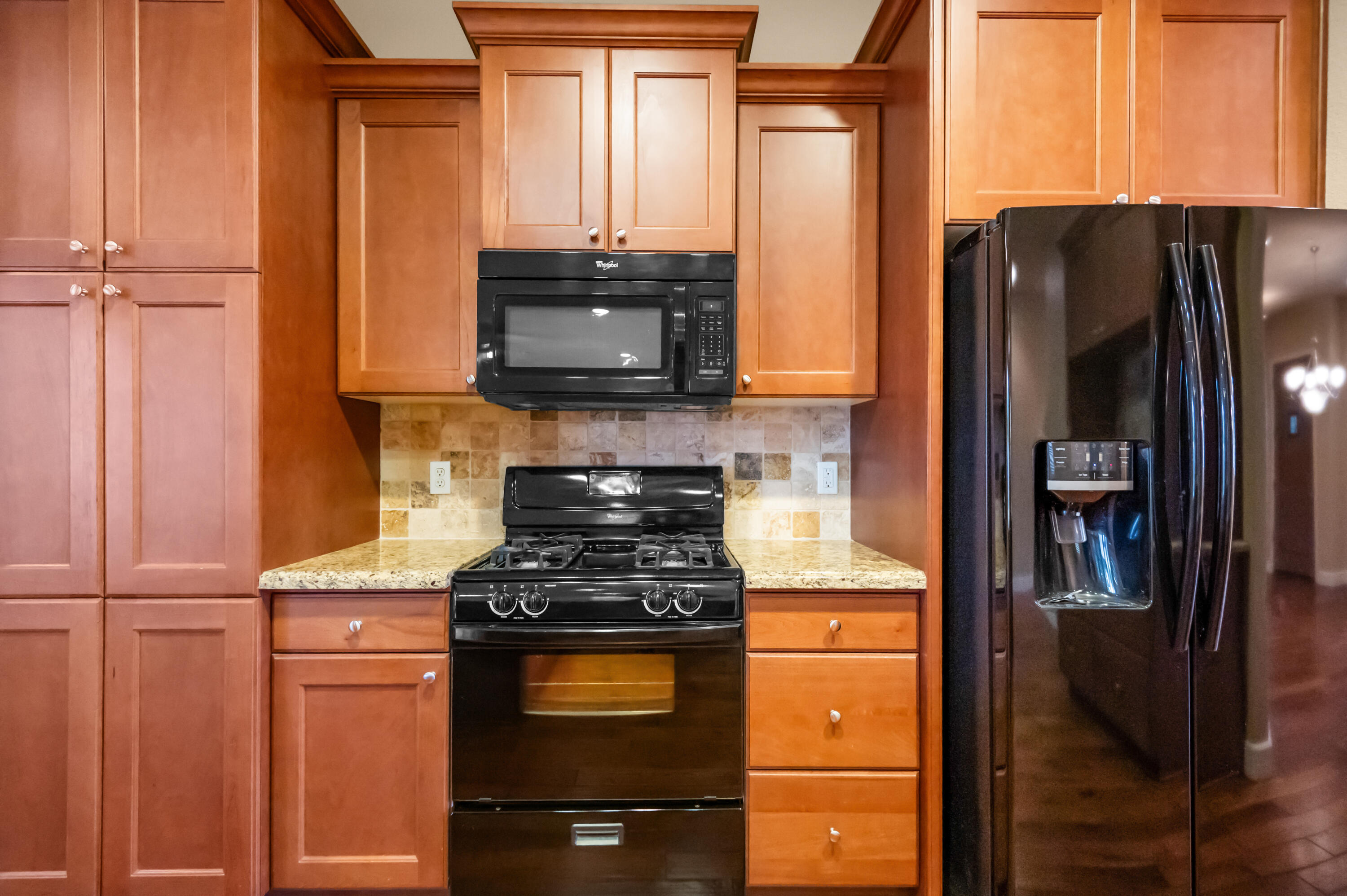 5512 W Orchard Ave, Visalia, CA 93277