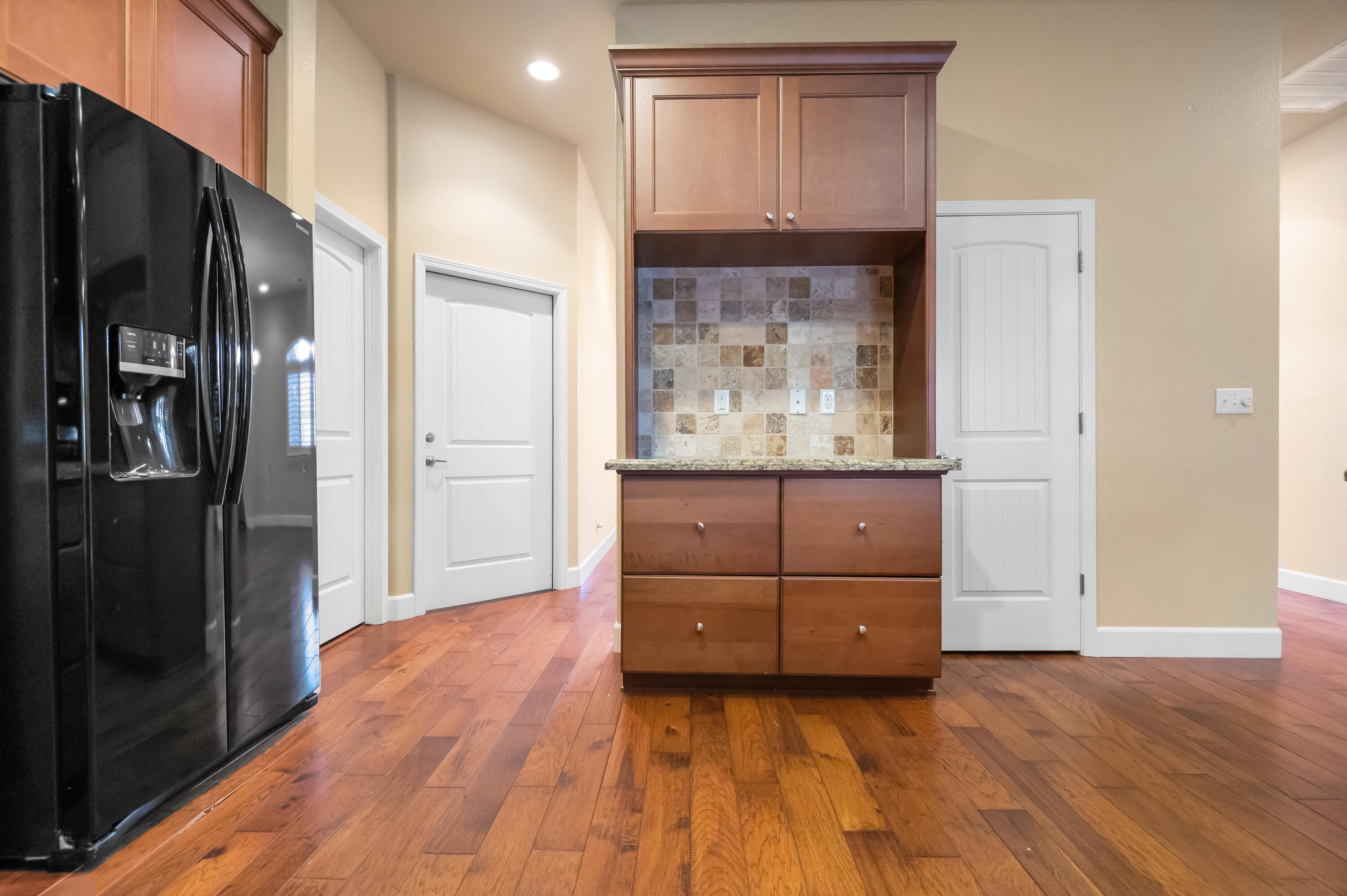 5512 W Orchard Ave, Visalia, CA 93277