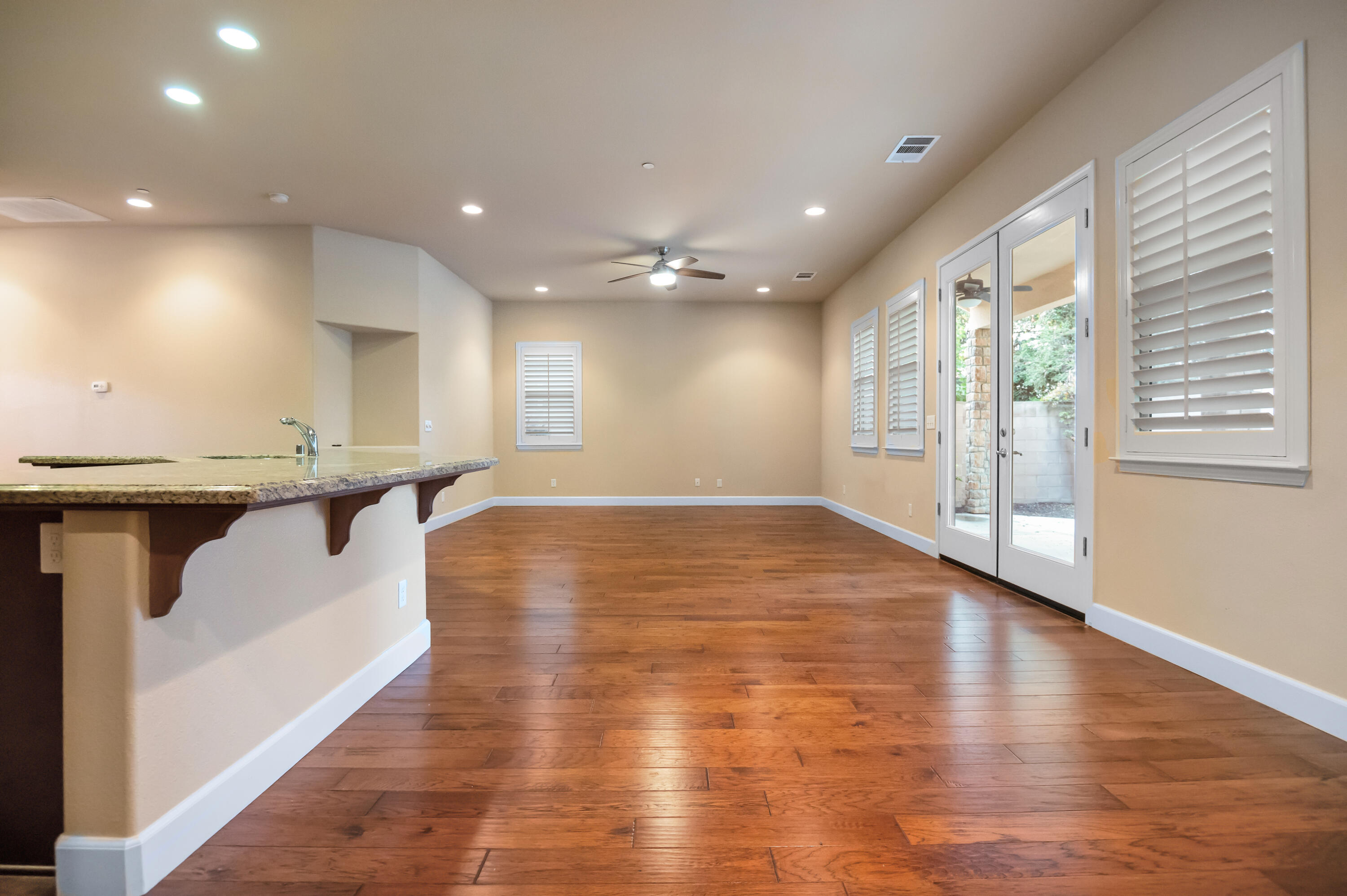 5512 W Orchard Ave, Visalia, CA 93277