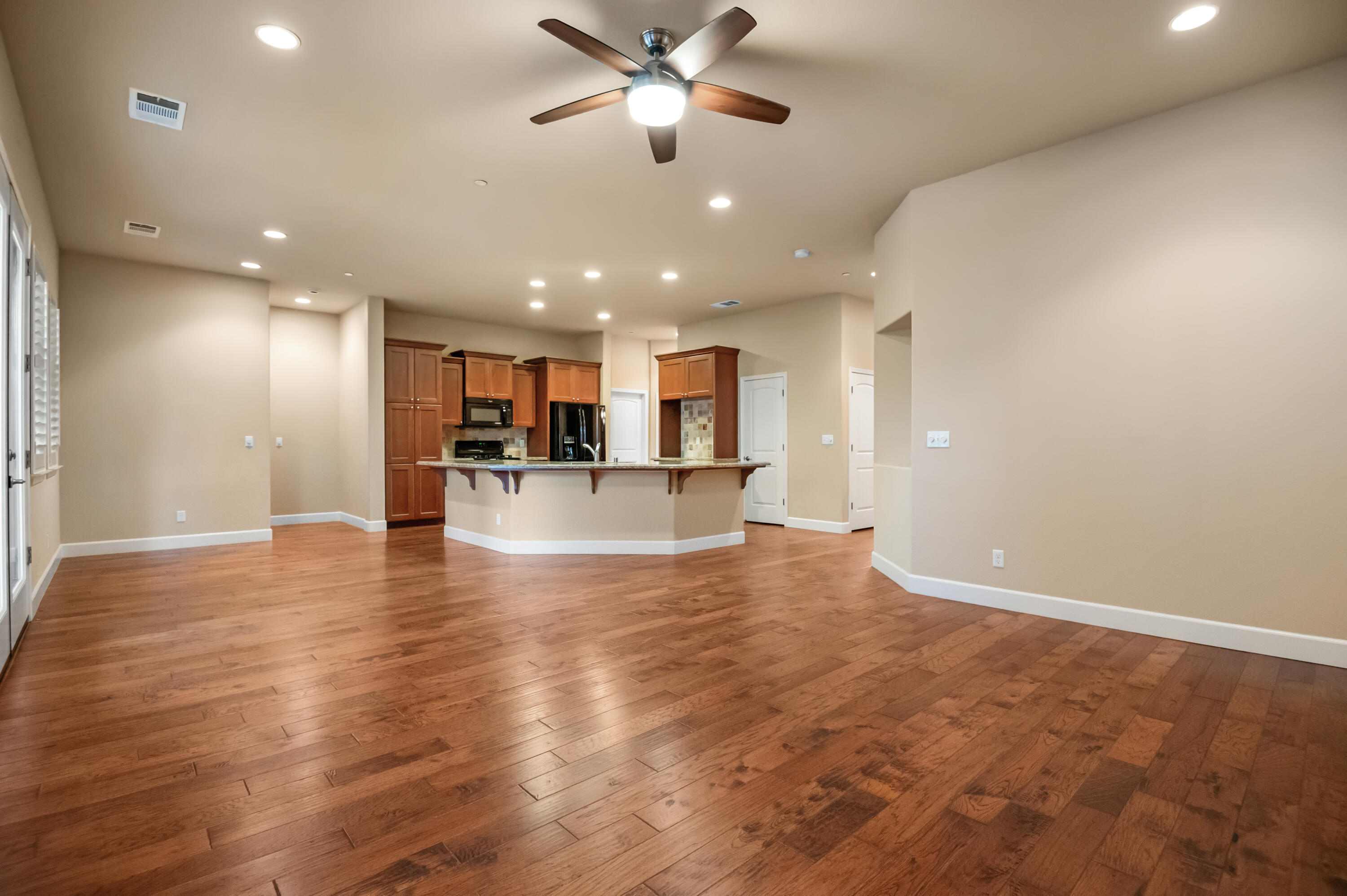 5512 W Orchard Ave, Visalia, CA 93277