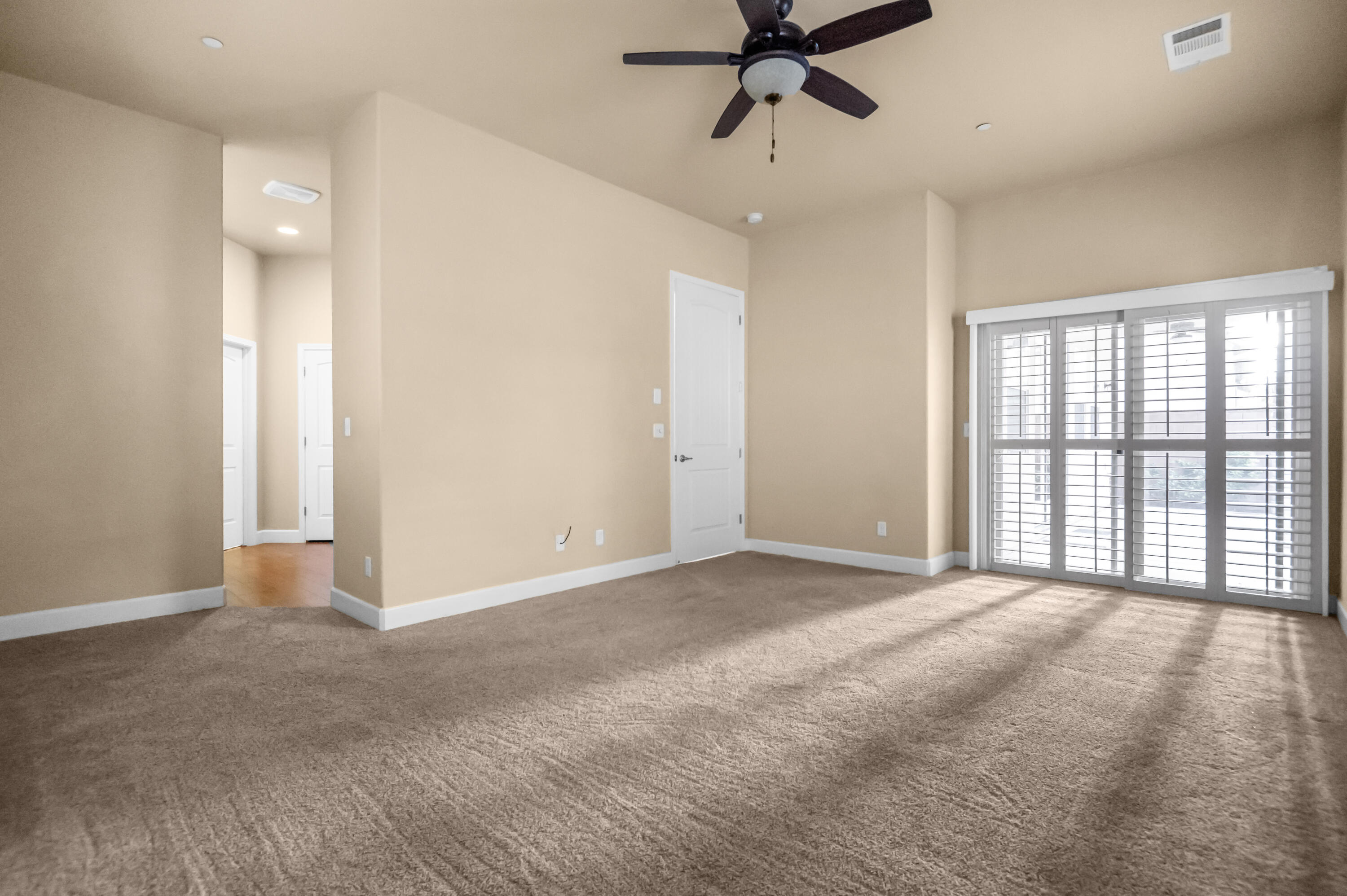 5512 W Orchard Ave, Visalia, CA 93277