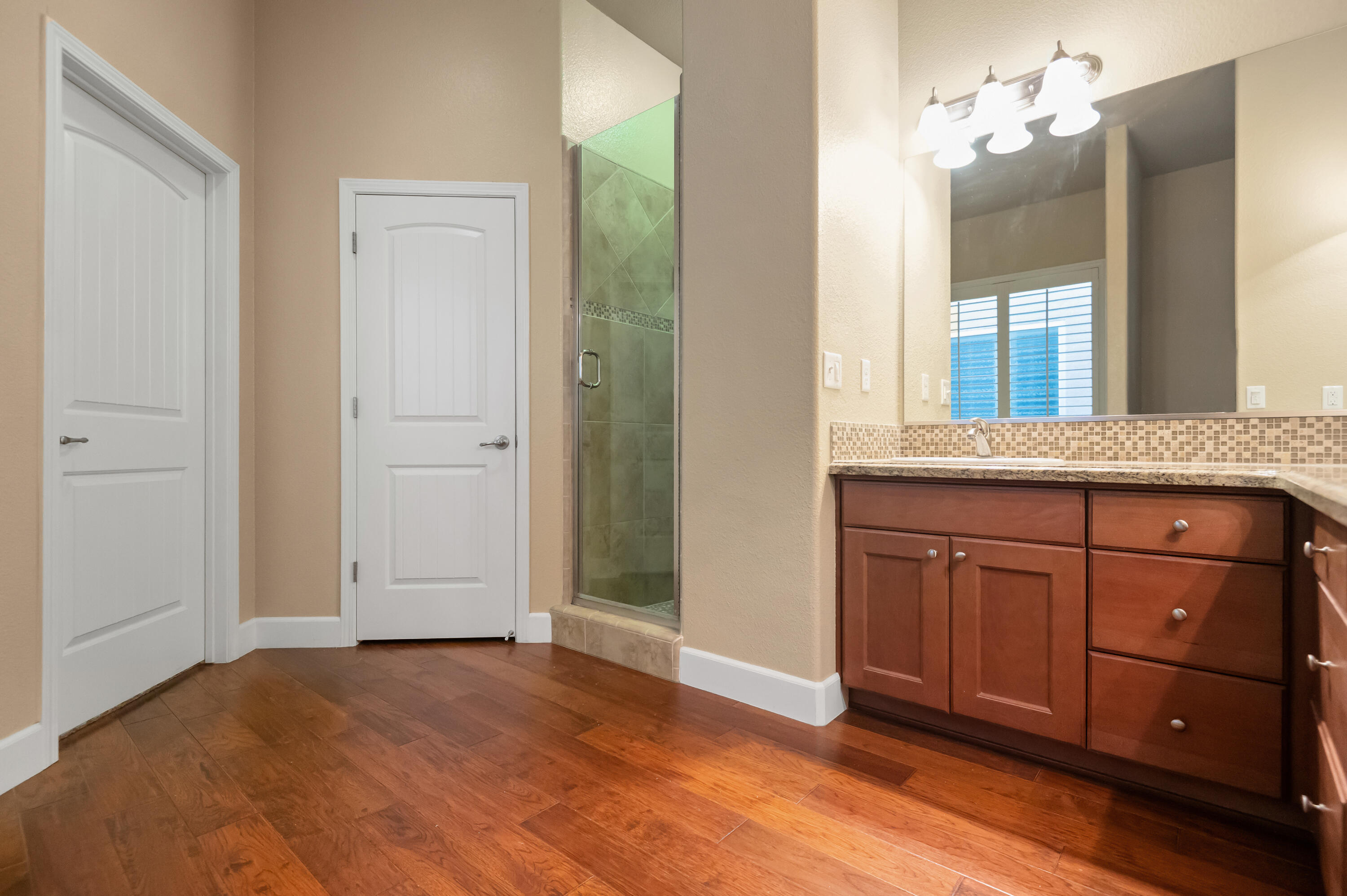 5512 W Orchard Ave, Visalia, CA 93277