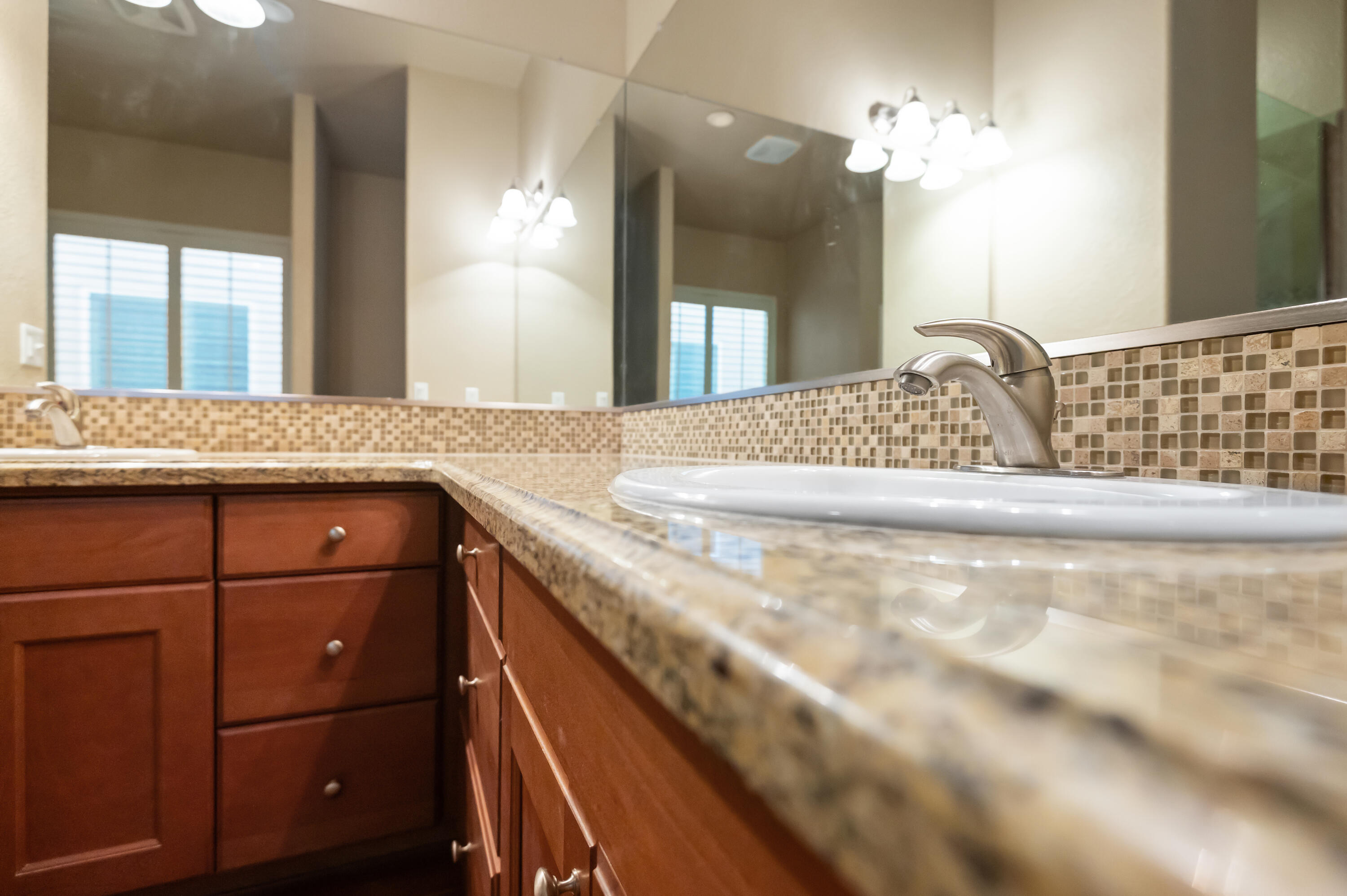 5512 W Orchard Ave, Visalia, CA 93277