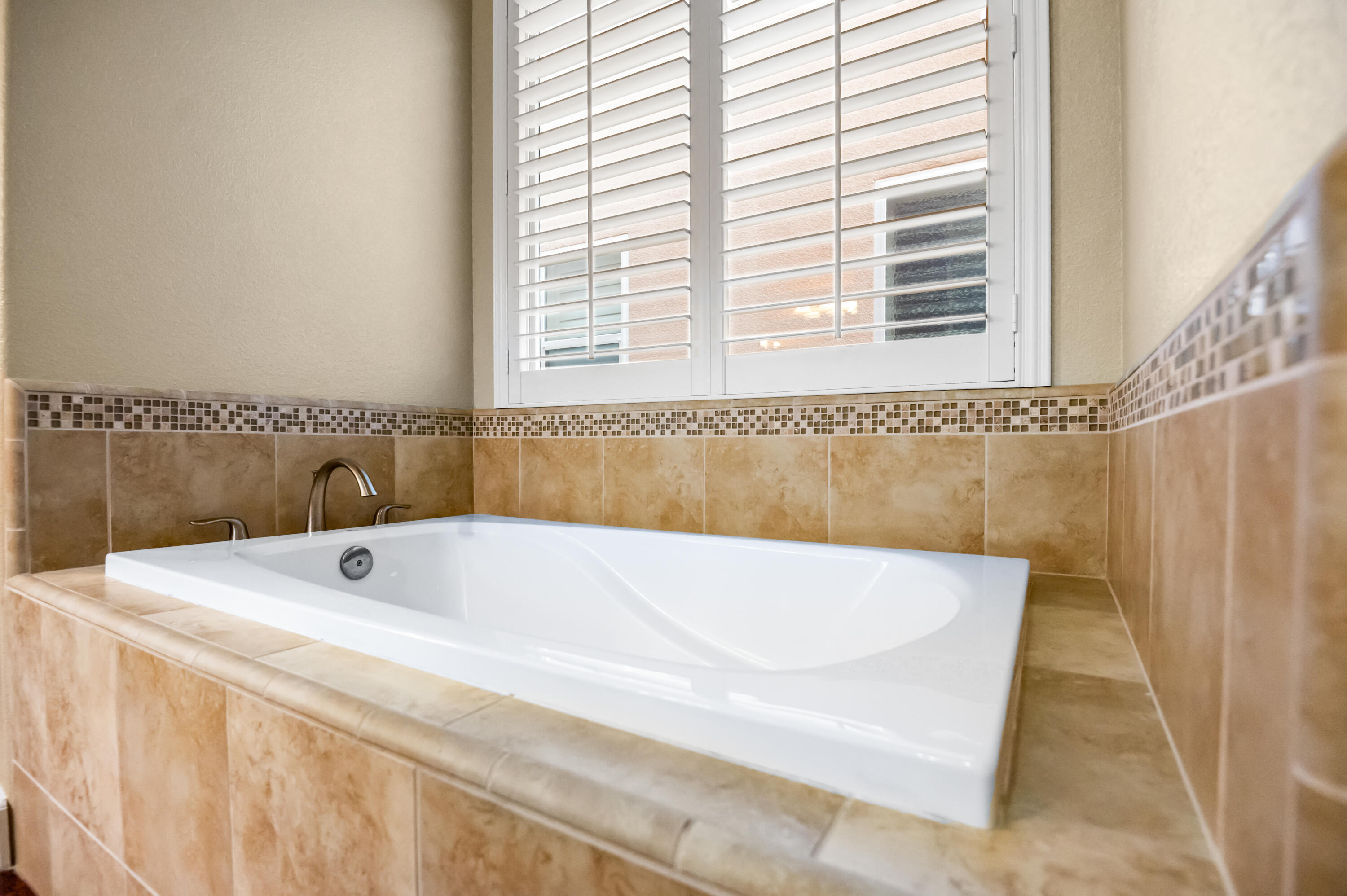 5512 W Orchard Ave, Visalia, CA 93277