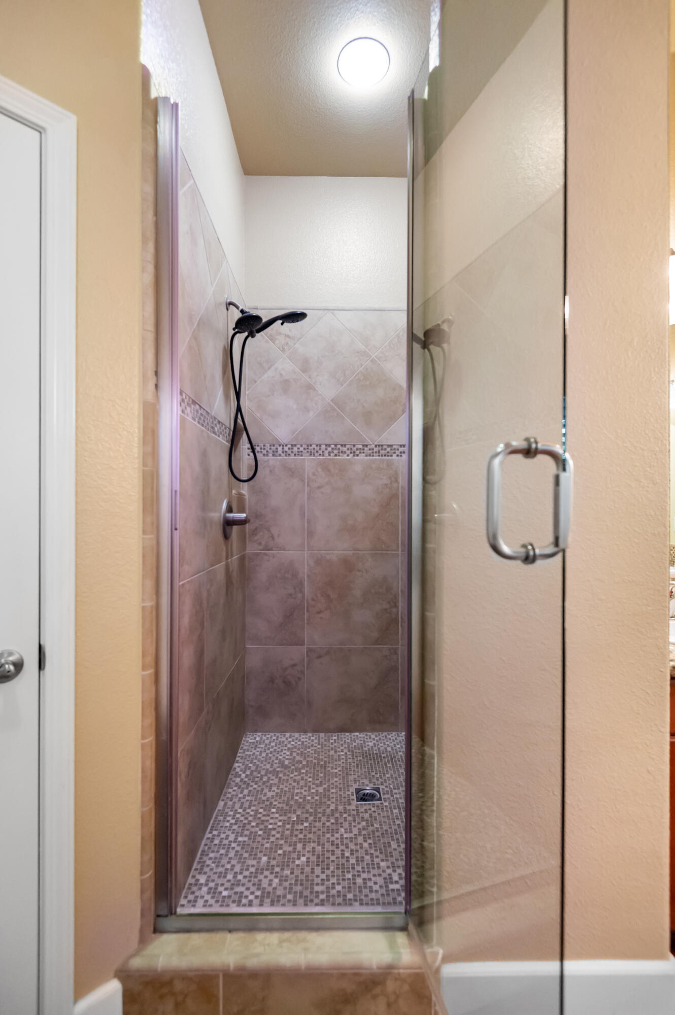 5512 W Orchard Ave, Visalia, CA 93277