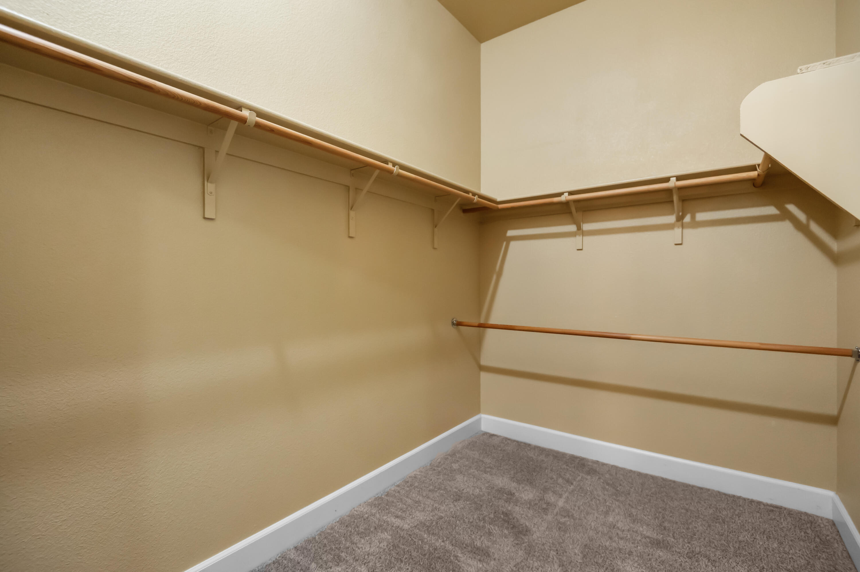 5512 W Orchard Ave, Visalia, CA 93277