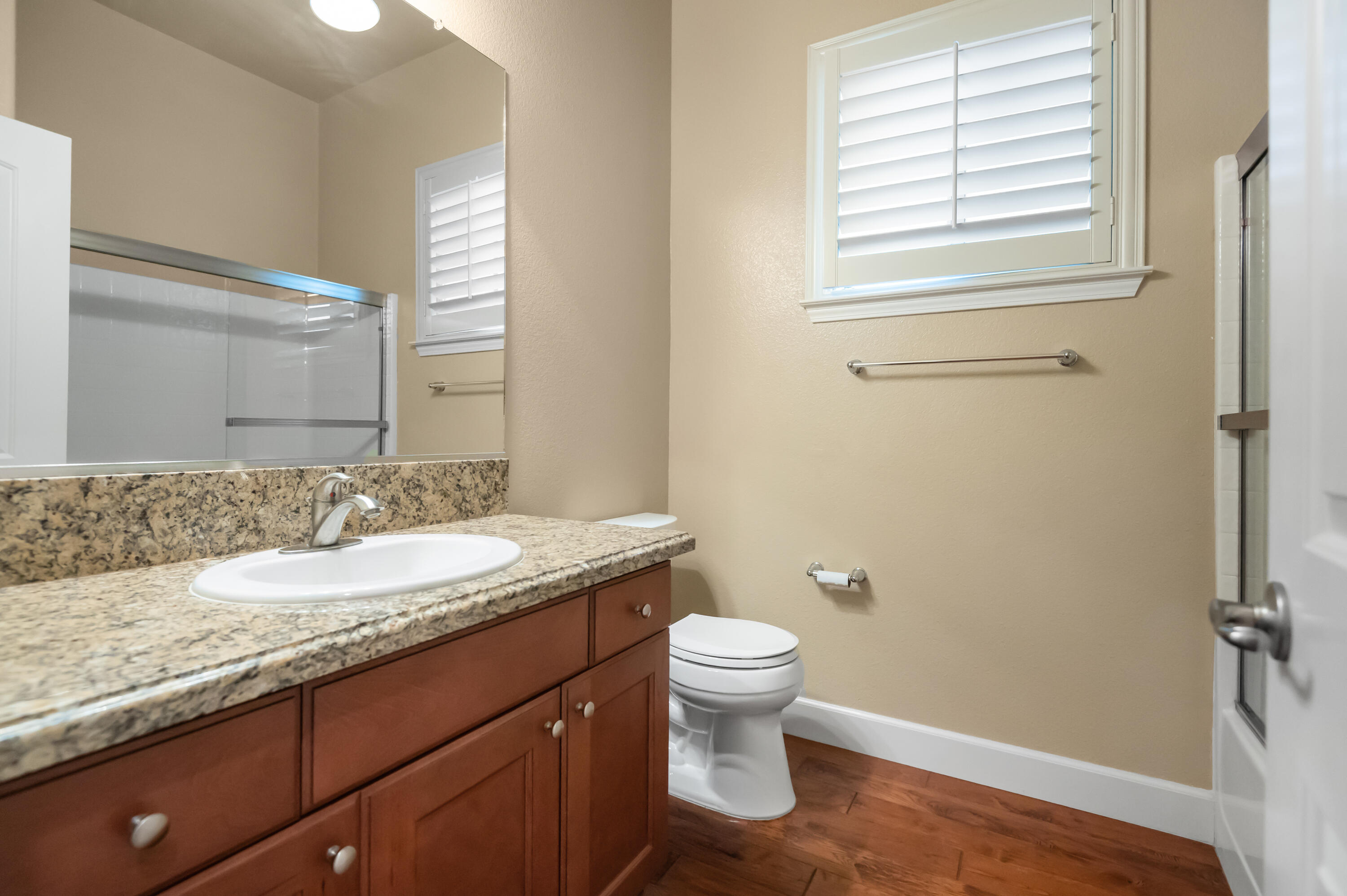 5512 W Orchard Ave, Visalia, CA 93277