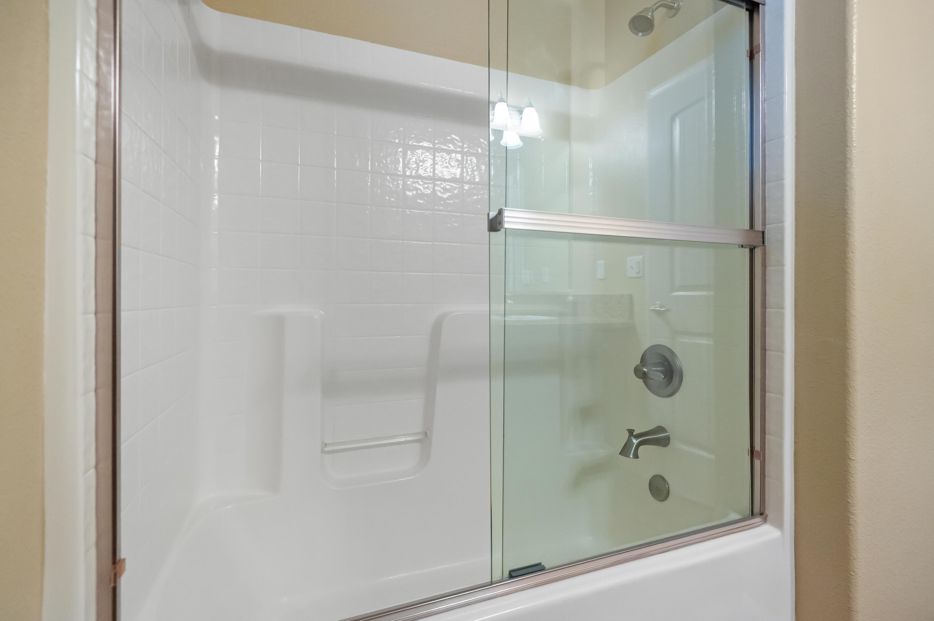 5512 W Orchard Ave, Visalia, CA 93277