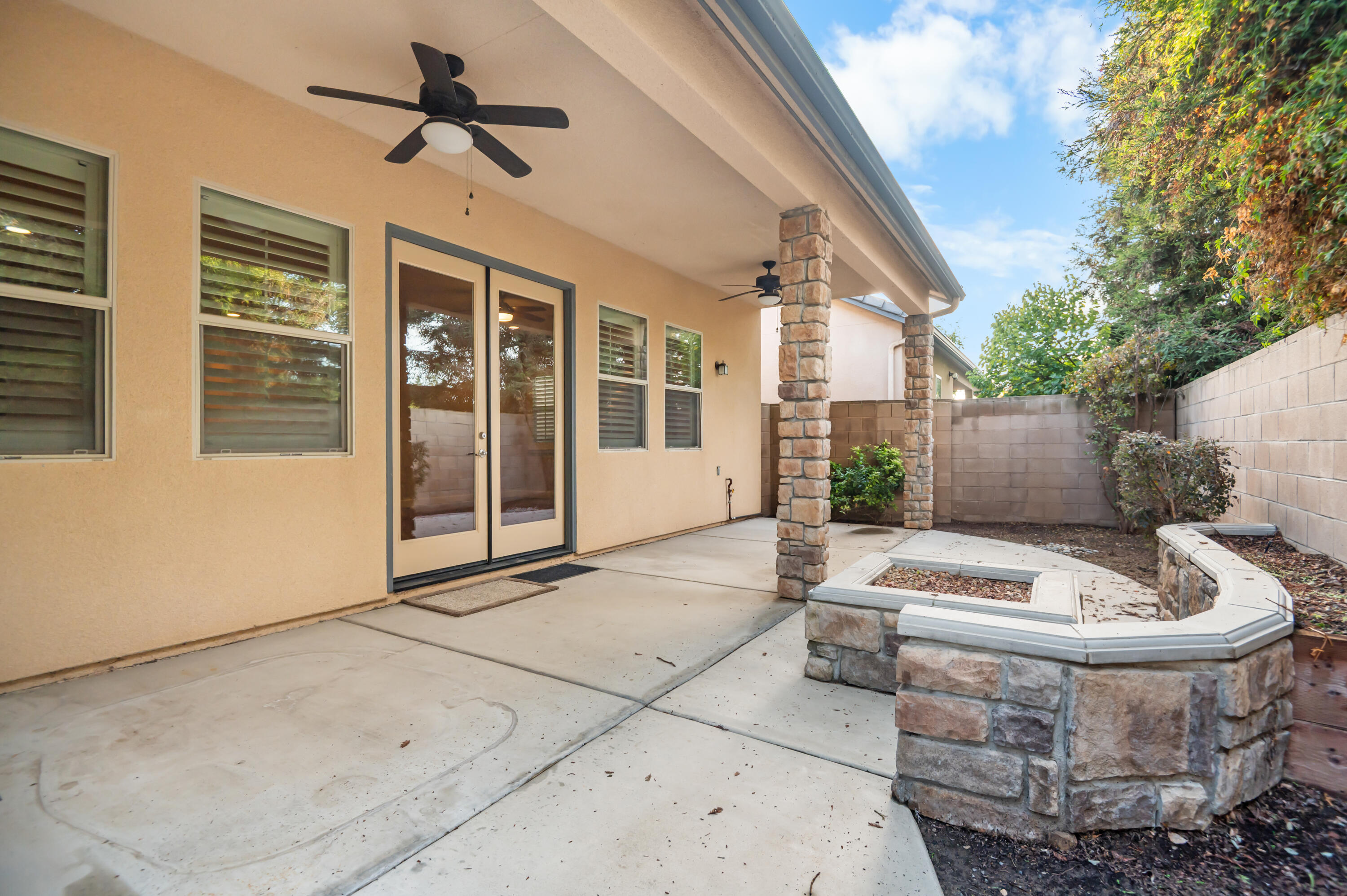 5512 W Orchard Ave, Visalia, CA 93277