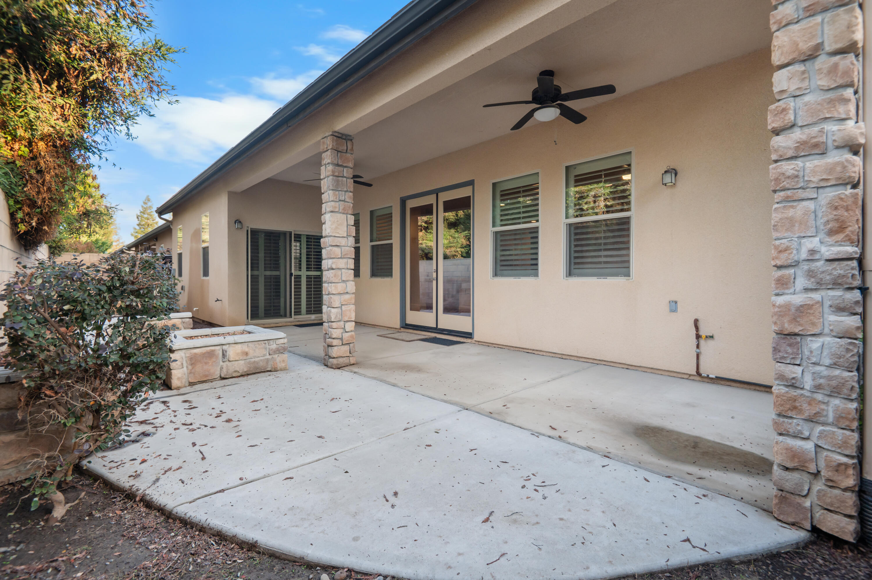 5512 W Orchard Ave, Visalia, CA 93277