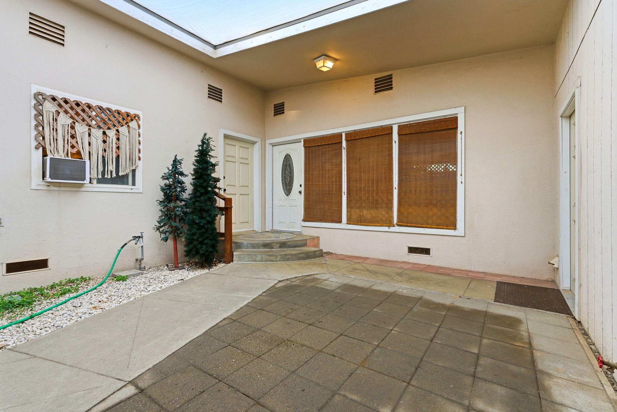 2422 S West St, Visalia, CA 93277