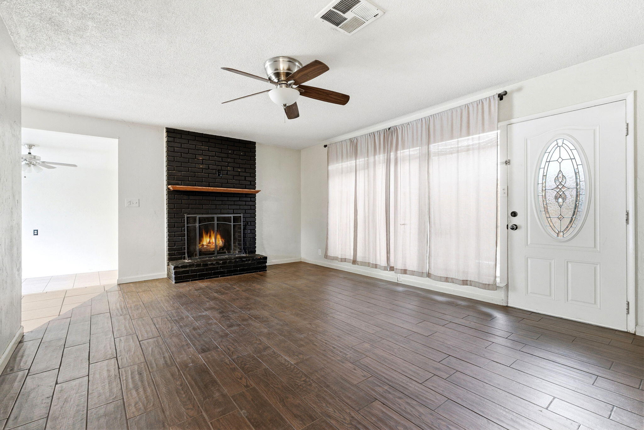 2422 S West St, Visalia, CA 93277