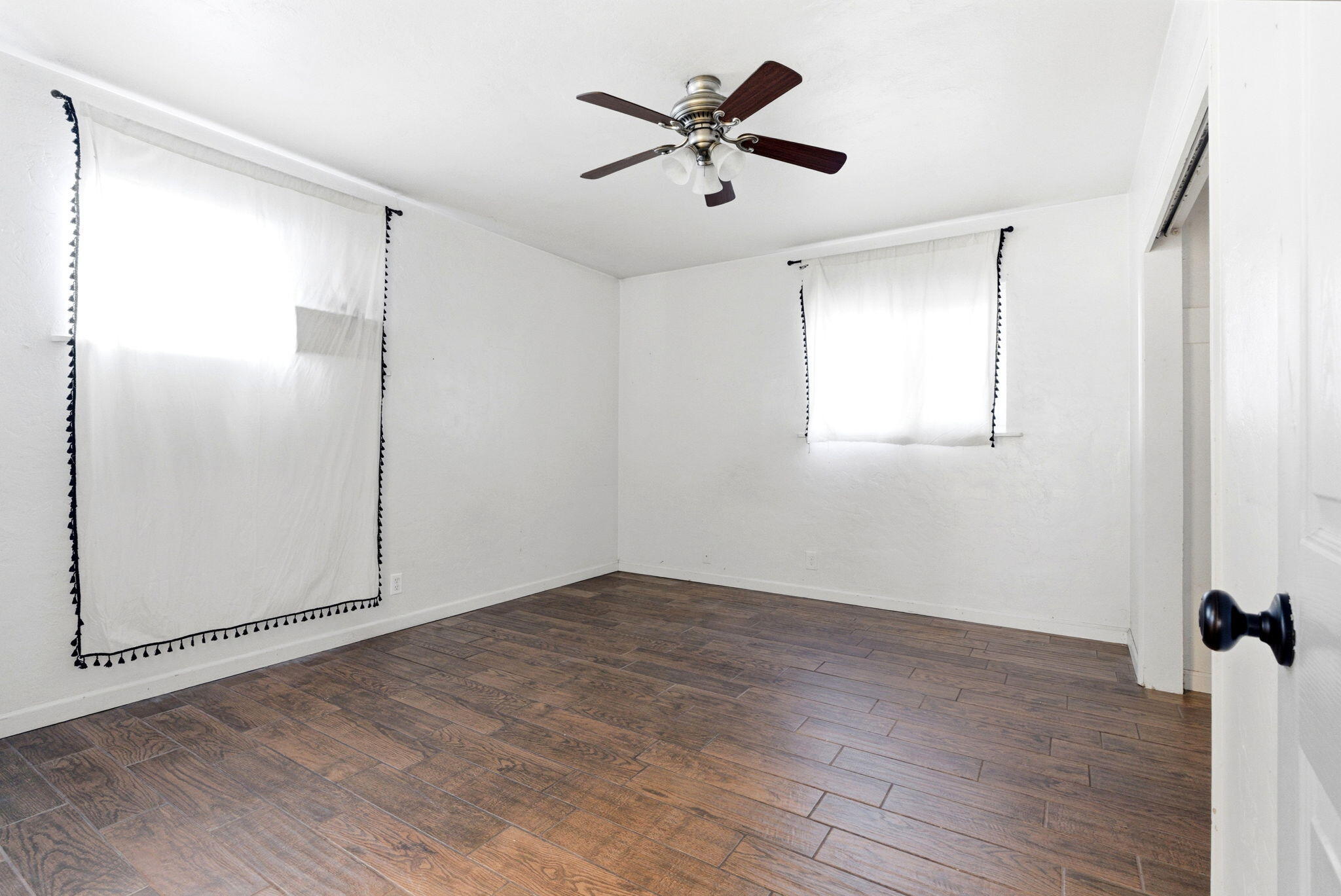 2422 S West St, Visalia, CA 93277