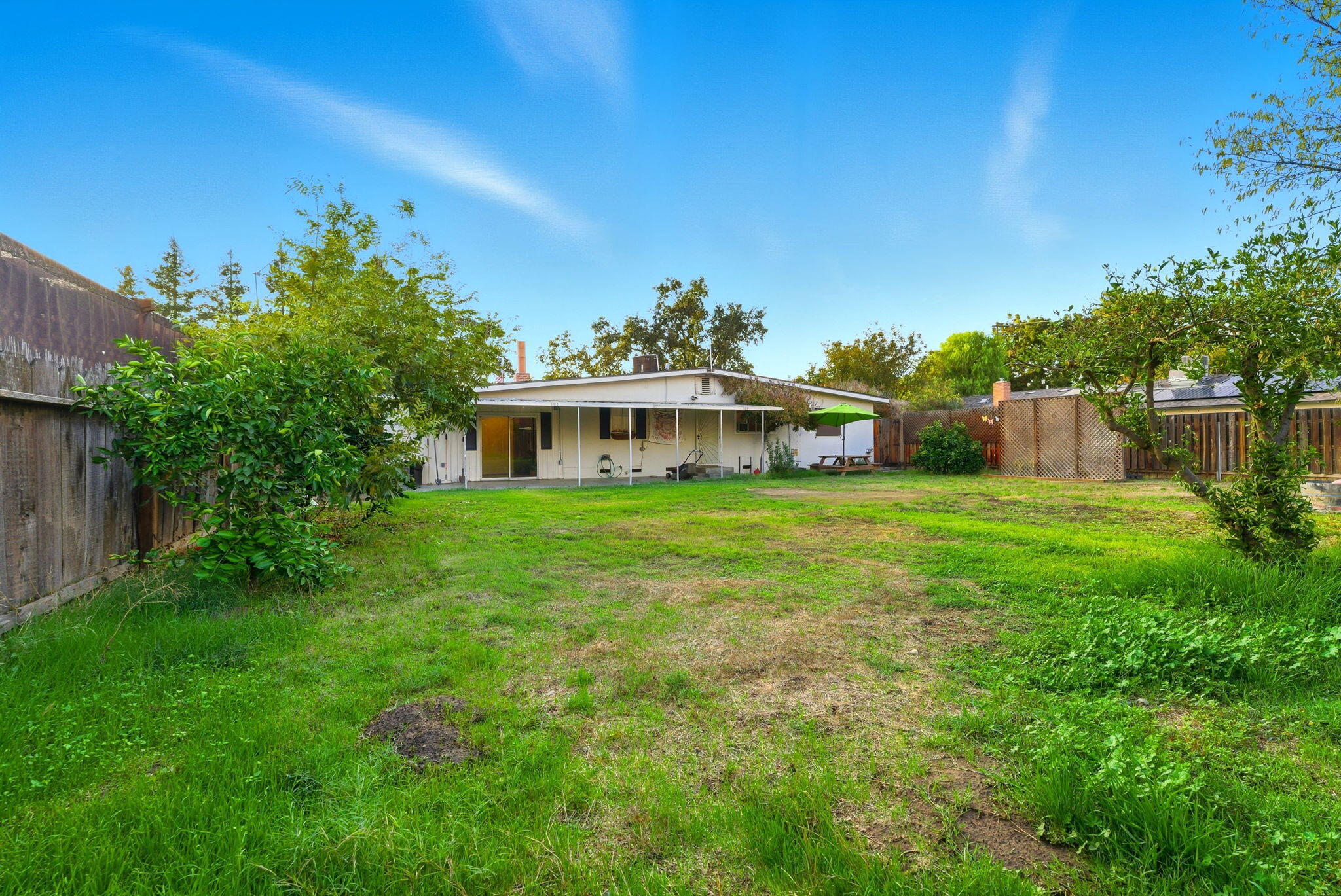 2422 S West St, Visalia, CA 93277