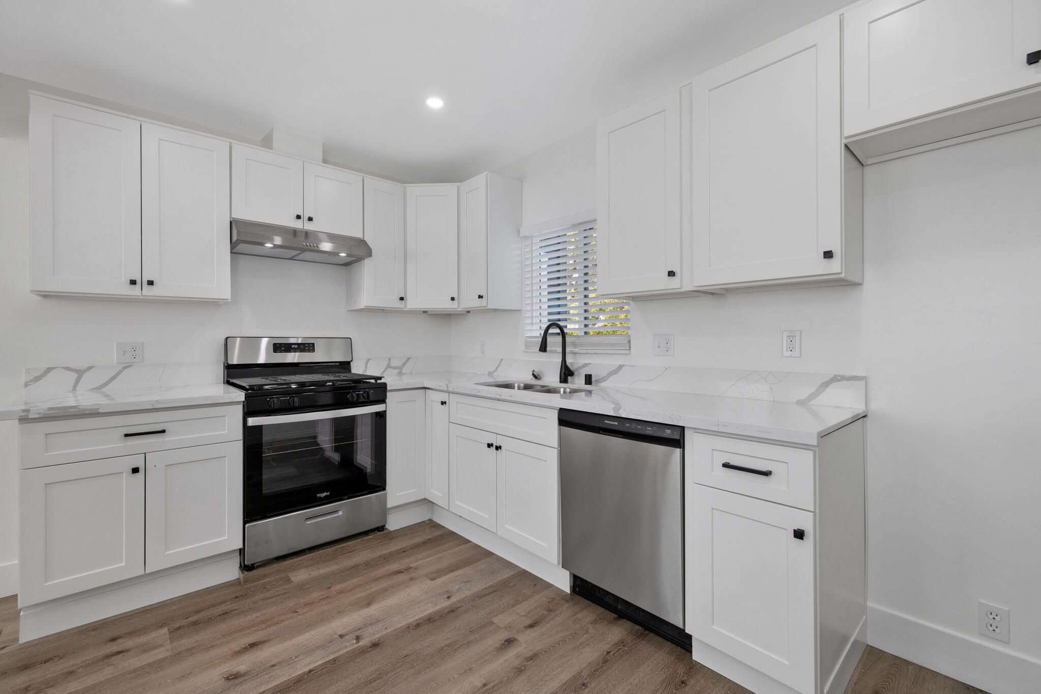 620 Mariposa Ave, Tulare, CA 93274