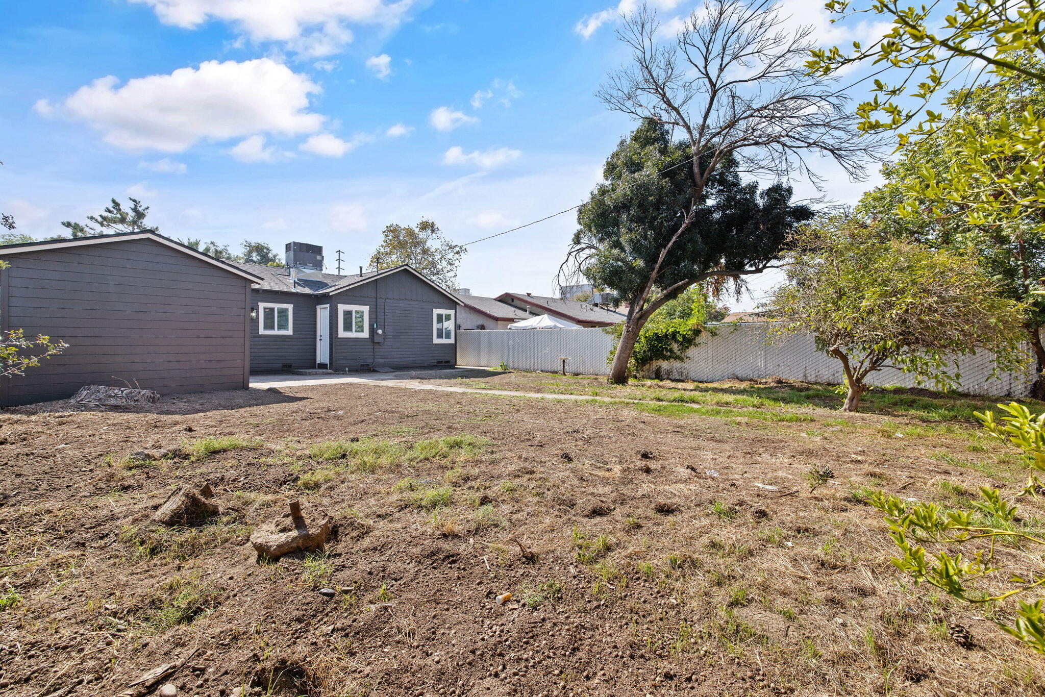 620 Mariposa Ave, Tulare, CA 93274