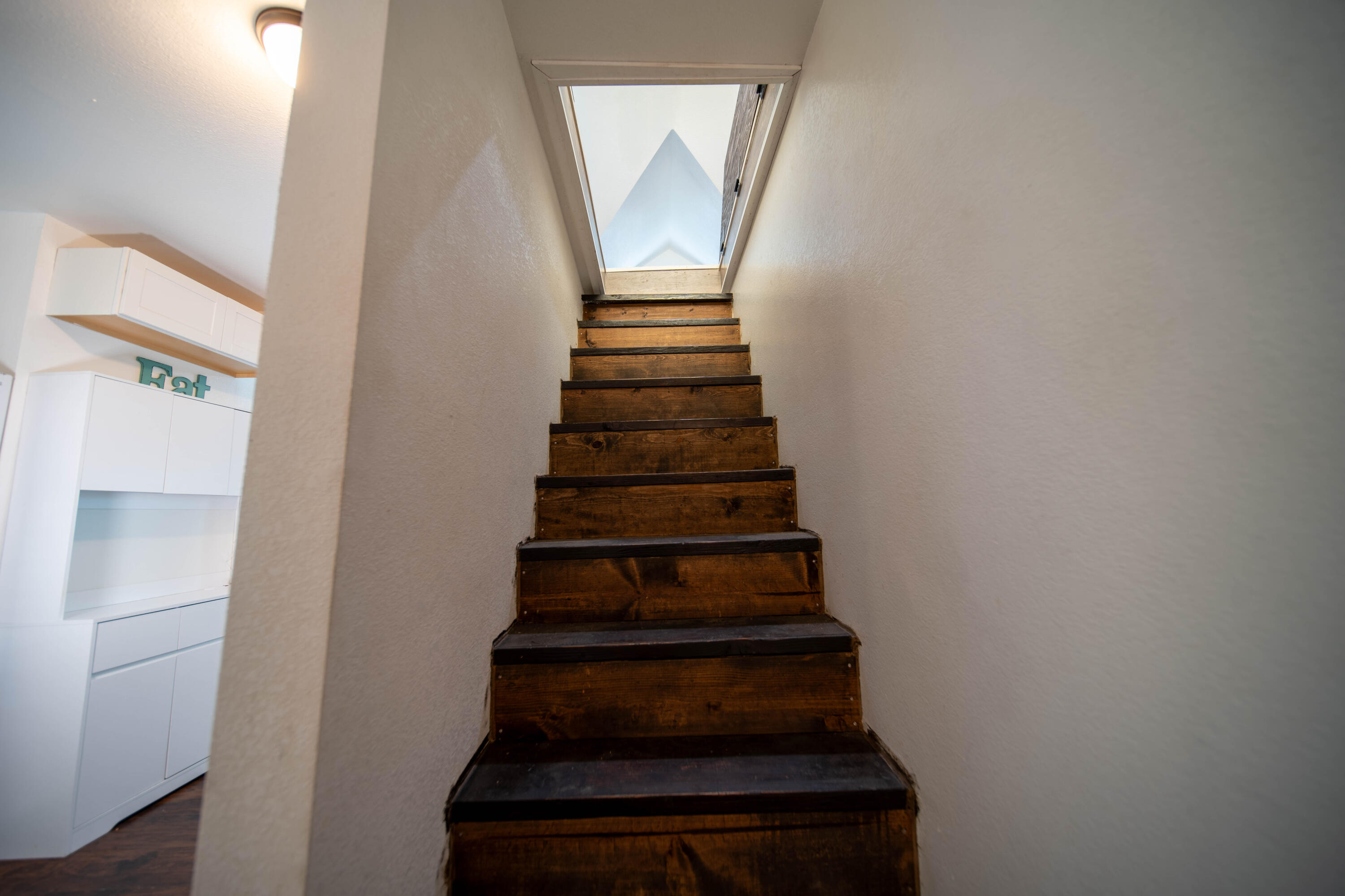 179 N Acacia St, Woodlake, CA 93286