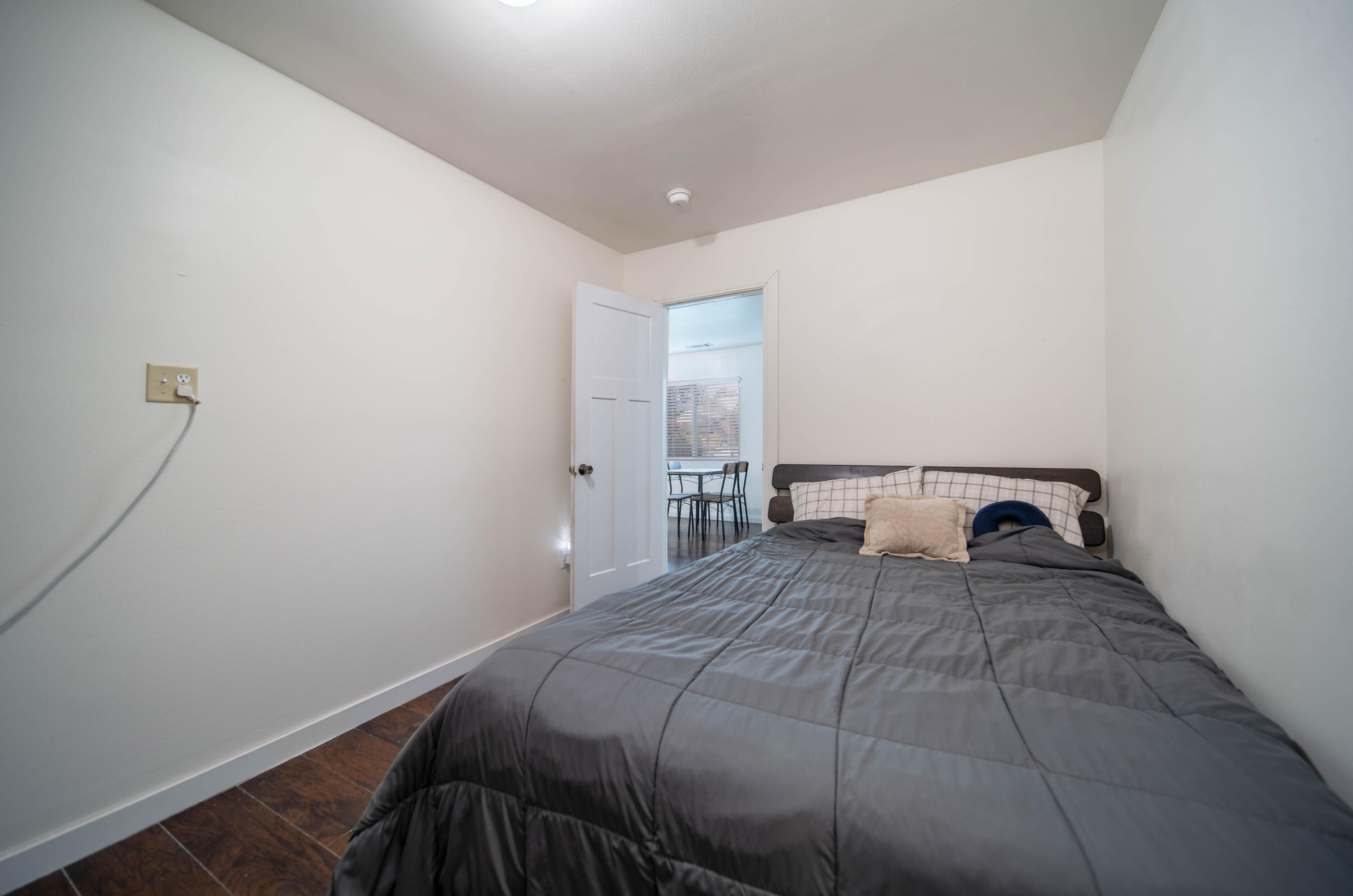 179 N Acacia St, Woodlake, CA 93286