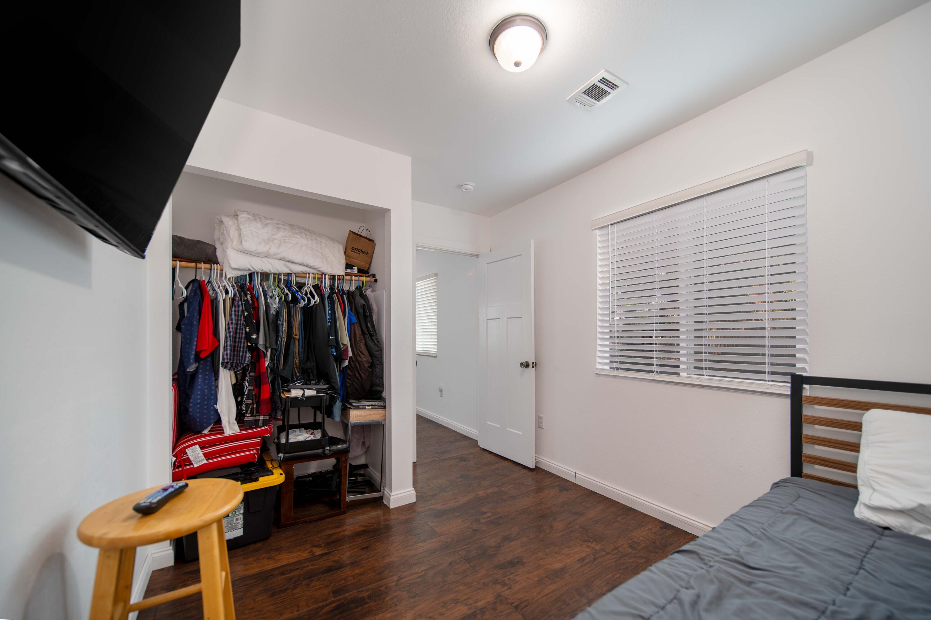 179 N Acacia St, Woodlake, CA 93286