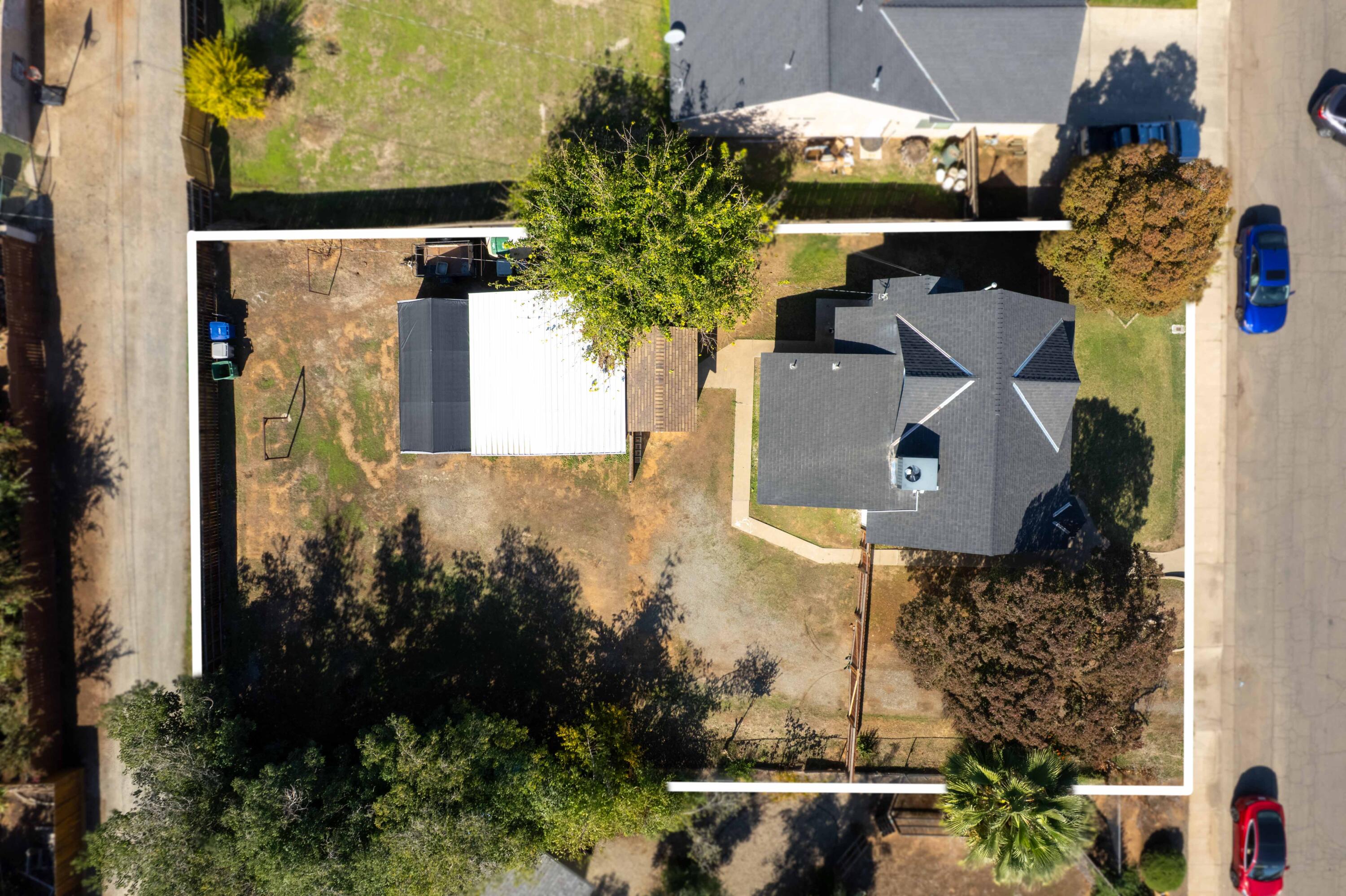 179 N Acacia St, Woodlake, CA 93286