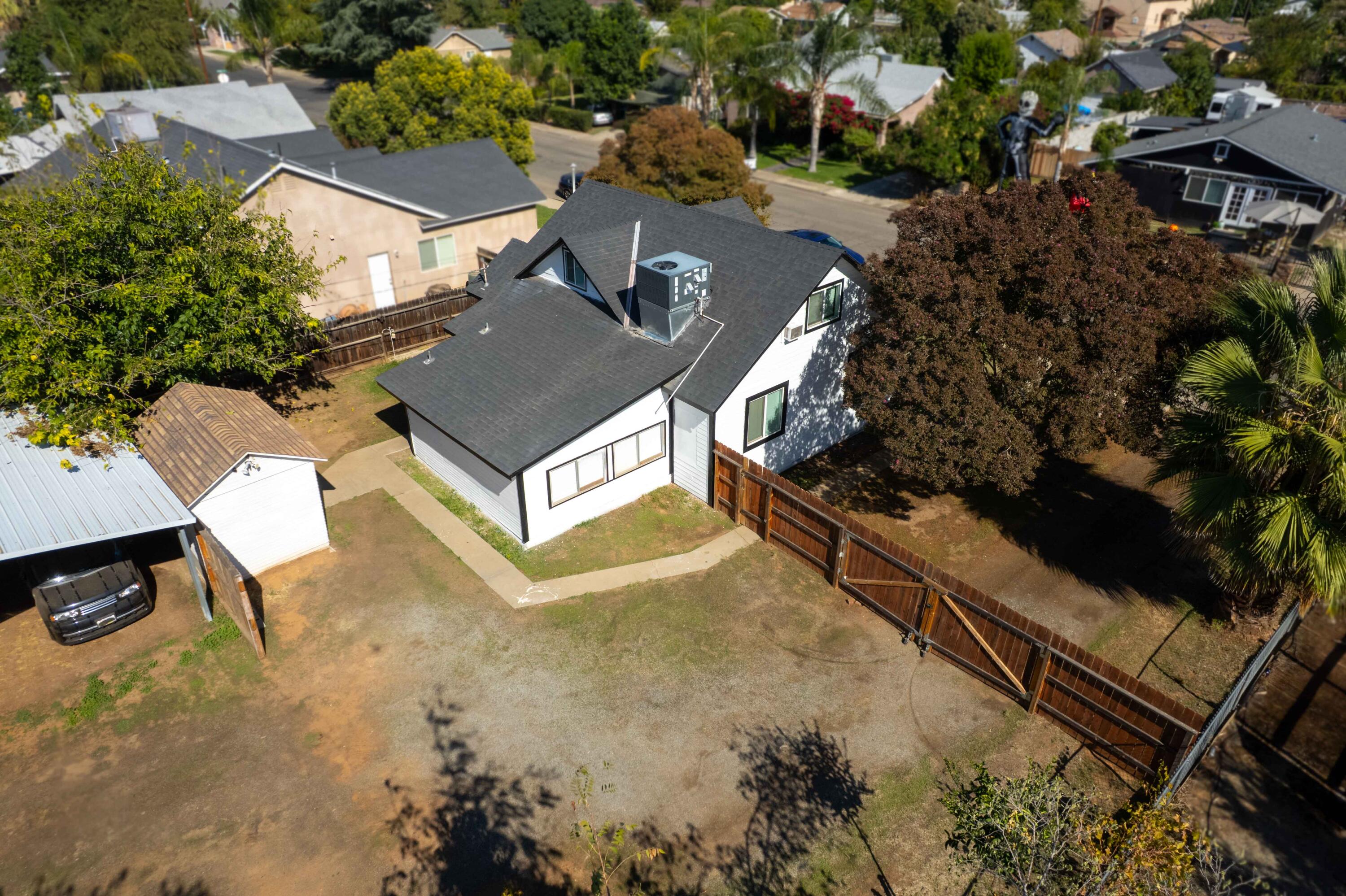 179 N Acacia St, Woodlake, CA 93286