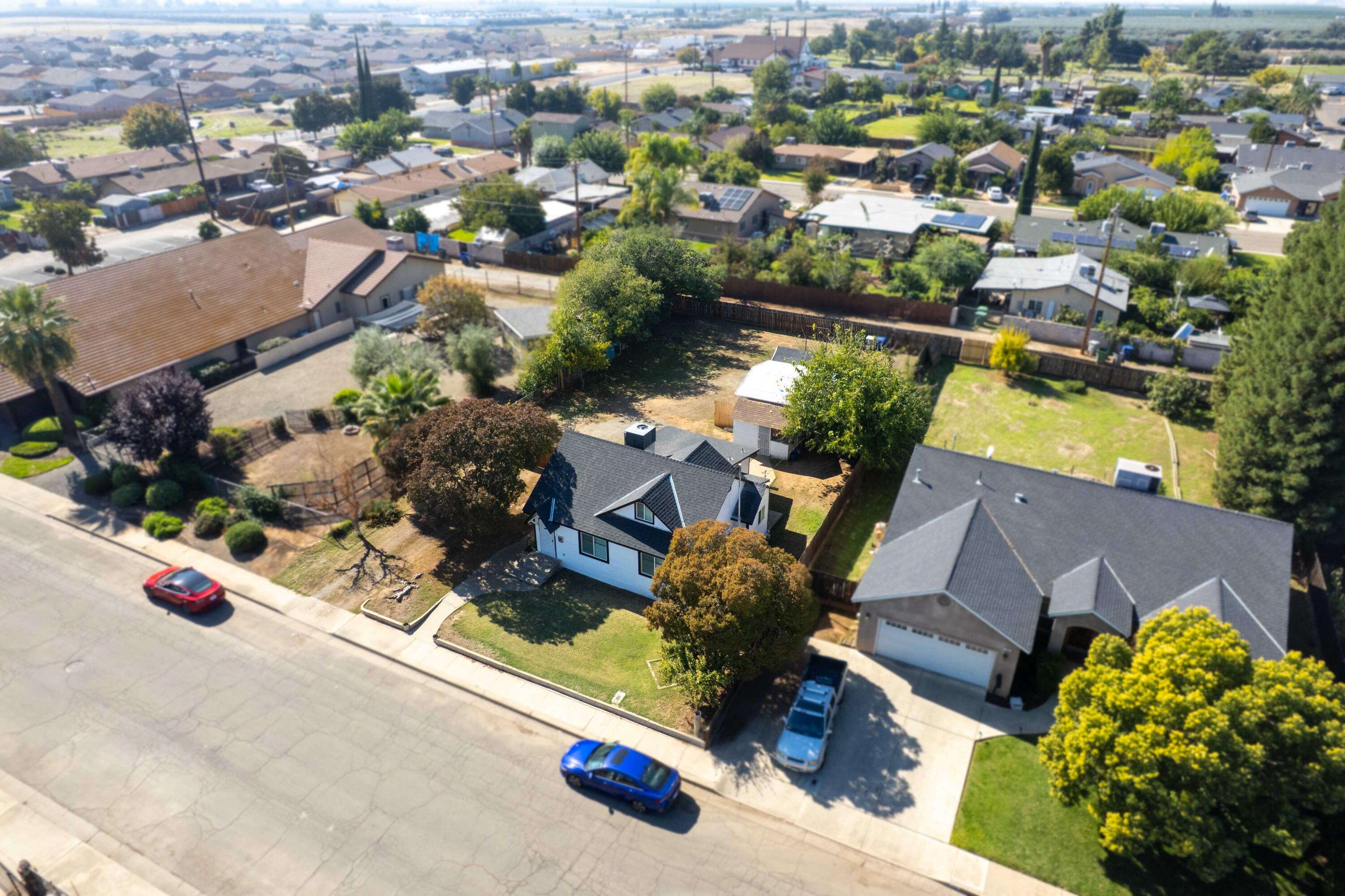 179 N Acacia St, Woodlake, CA 93286