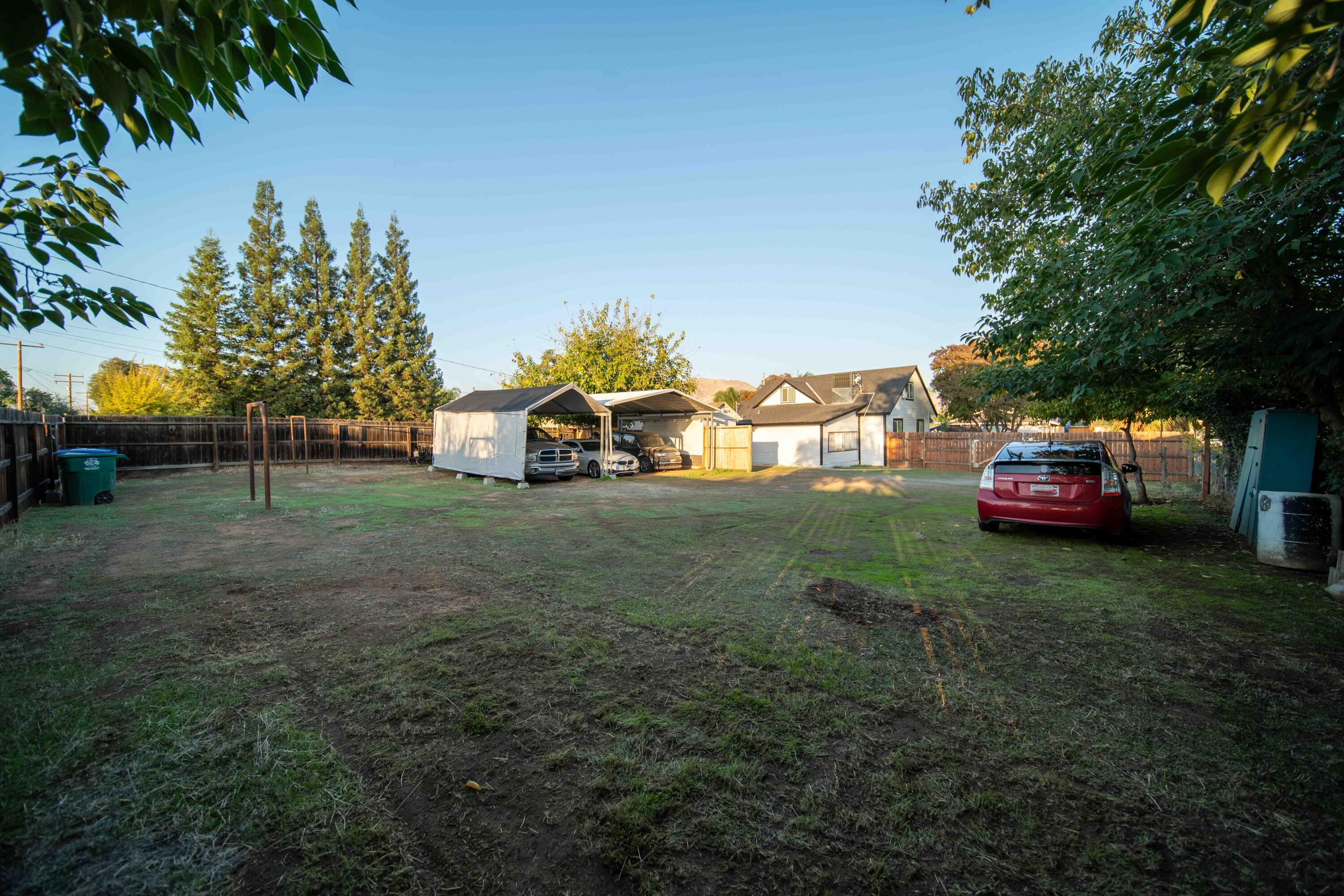 179 N Acacia St, Woodlake, CA 93286