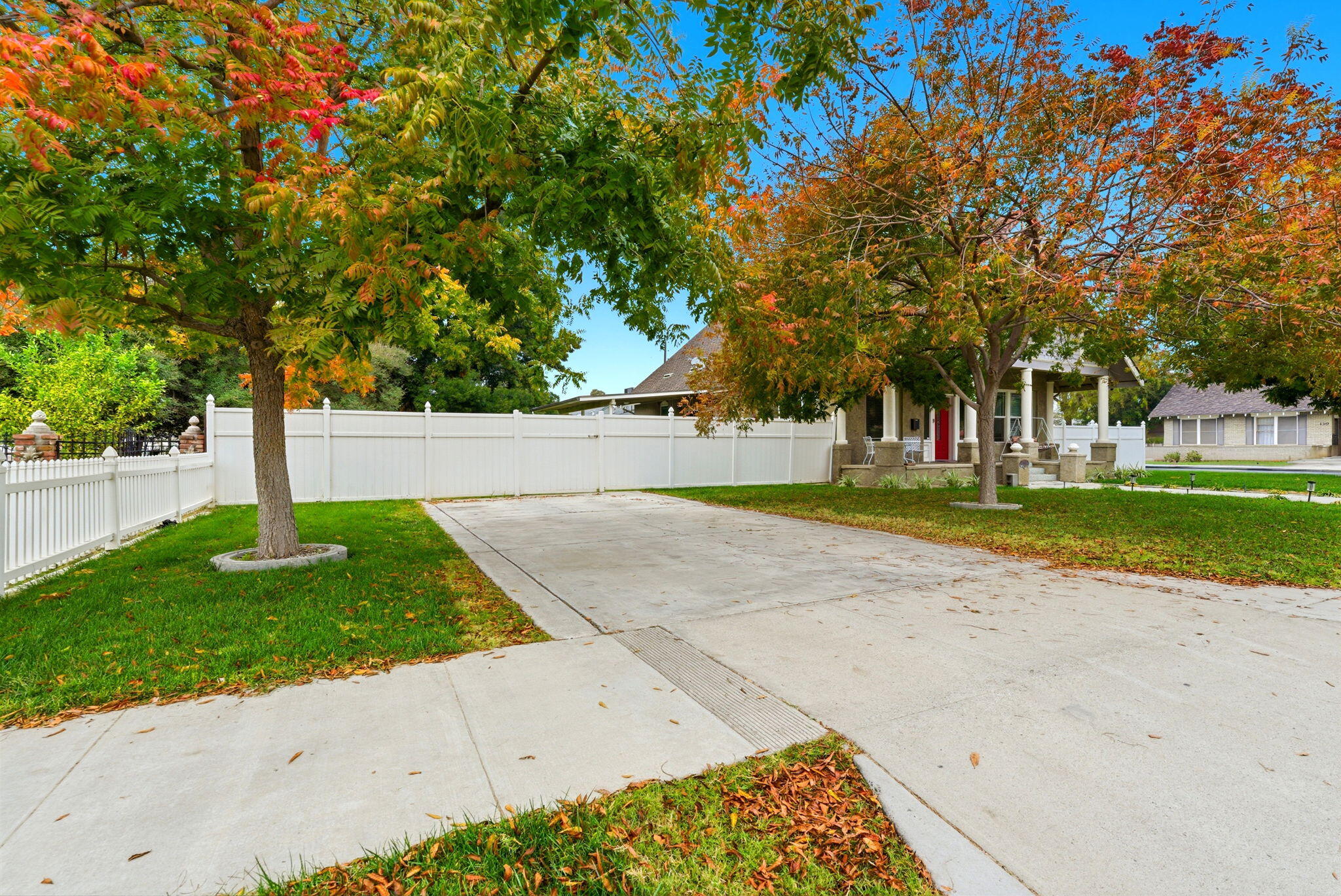 1250 N Harris St, Hanford, CA 93230