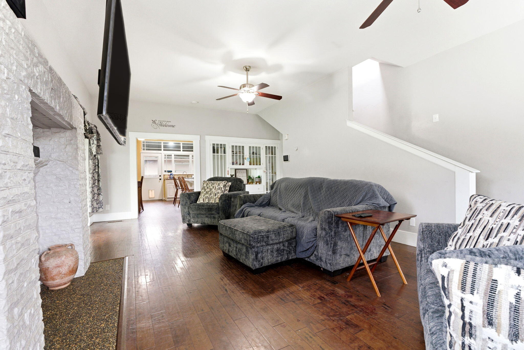 1250 N Harris St, Hanford, CA 93230