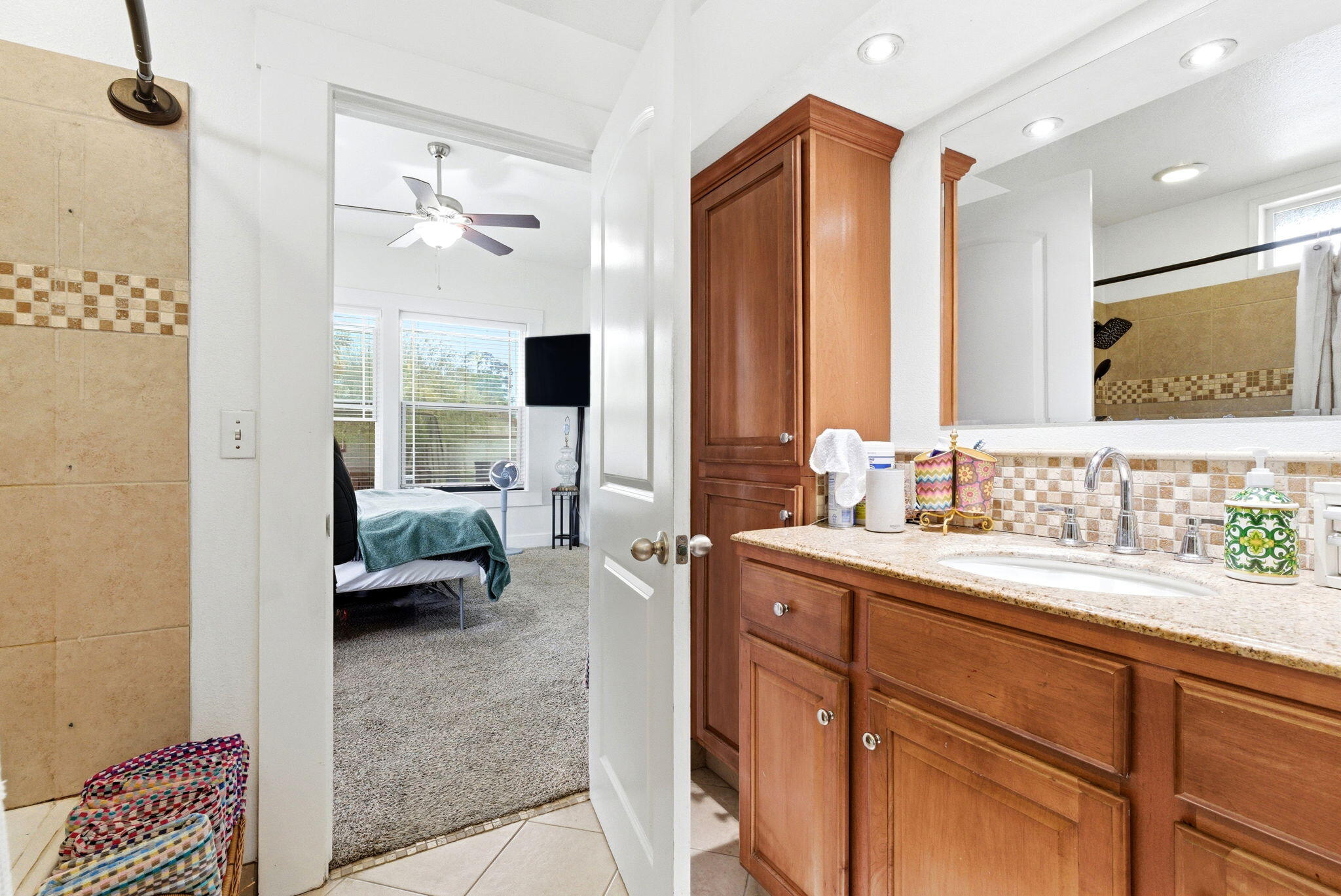 1250 N Harris St, Hanford, CA 93230