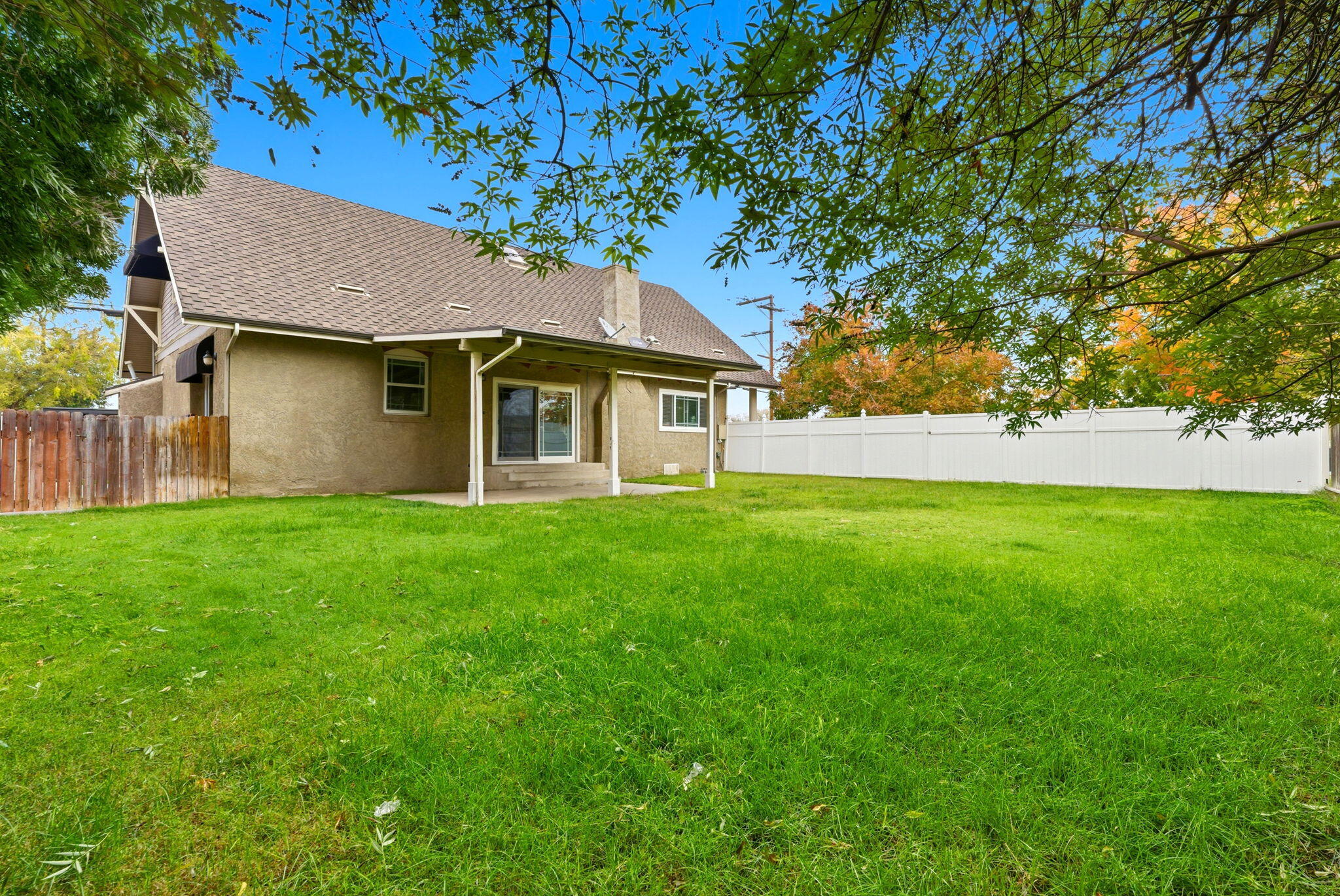 1250 N Harris St, Hanford, CA 93230